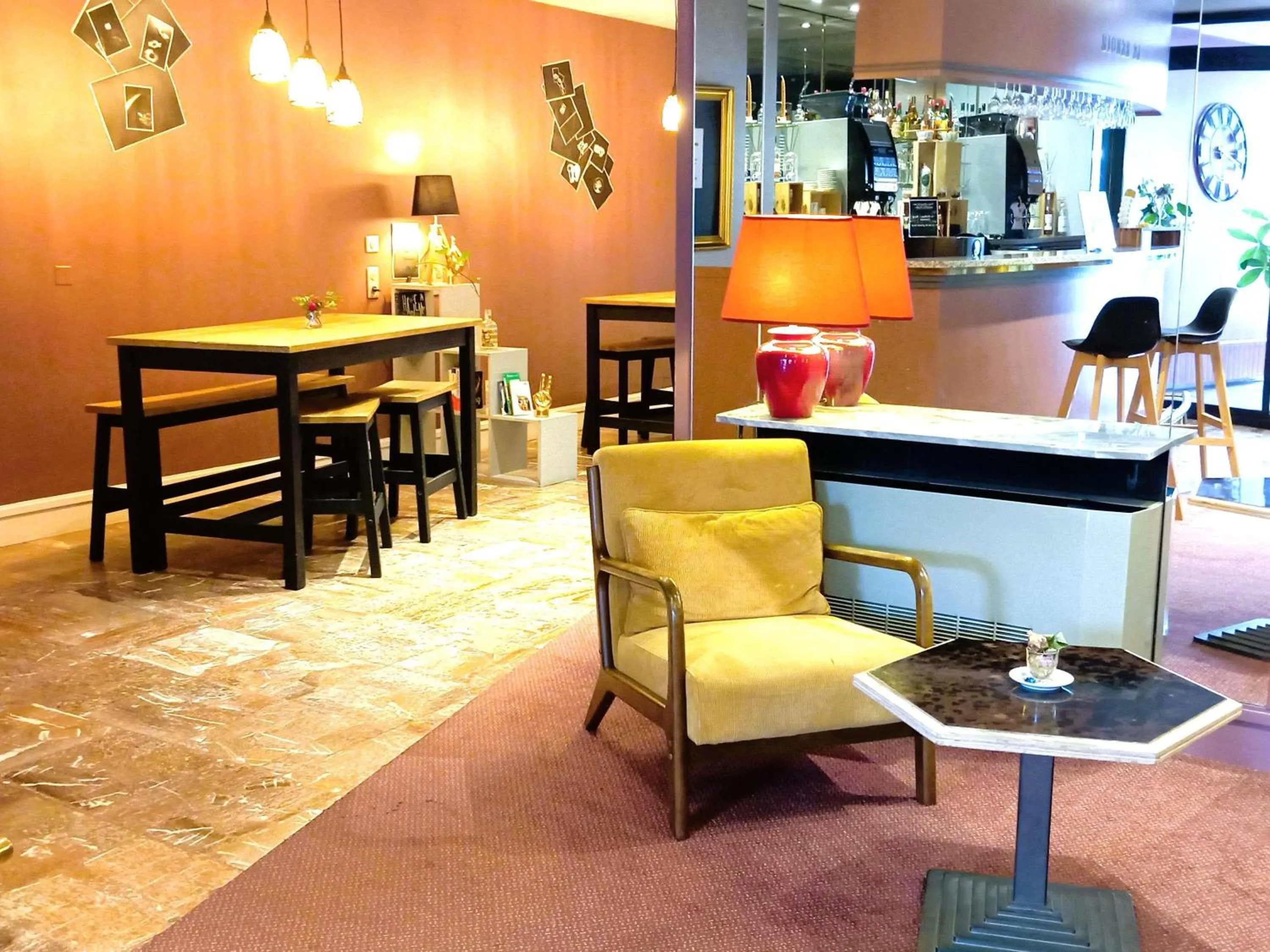 Lounge or bar in Mercure Limoges Centre