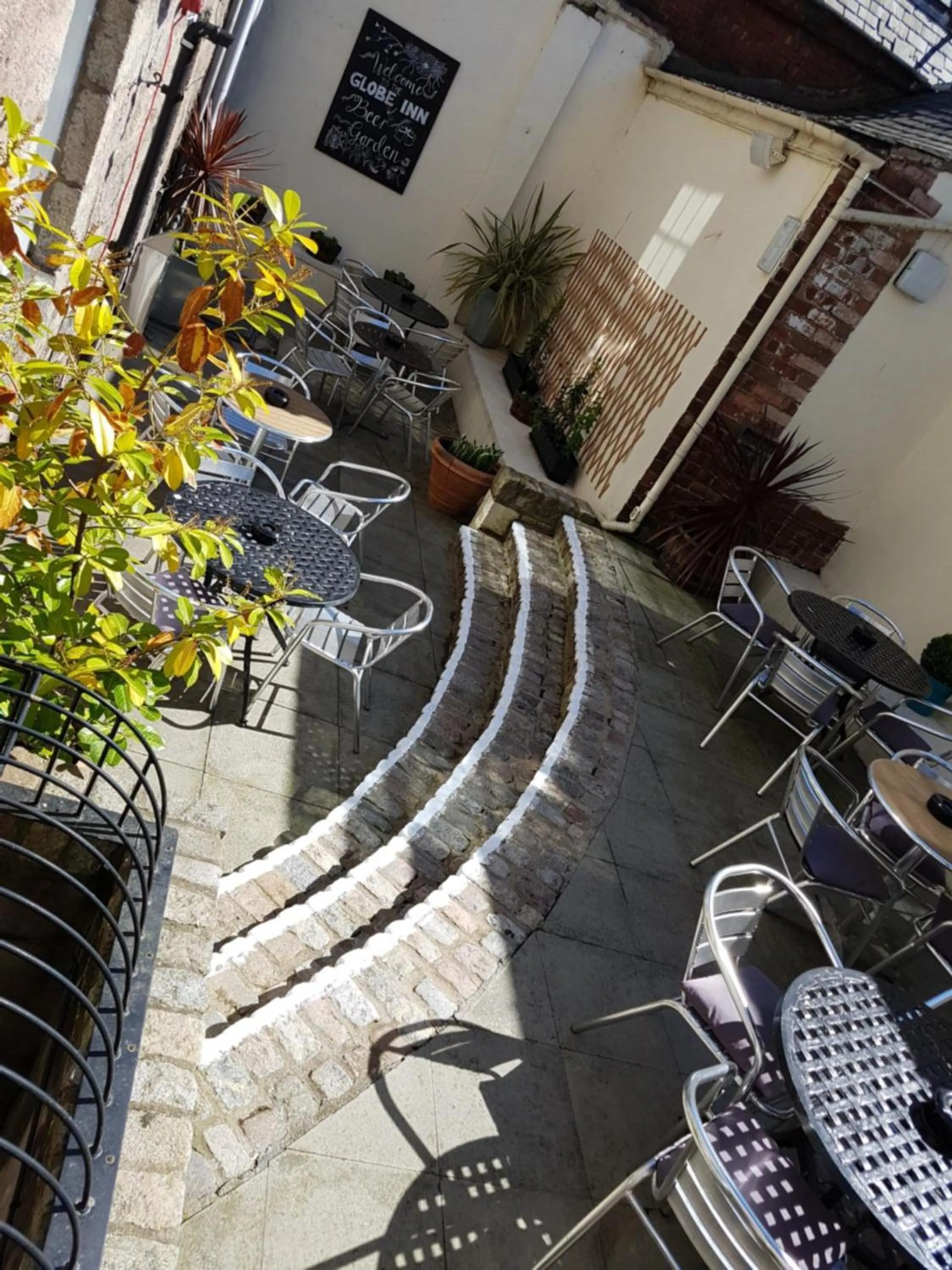 Patio in The Globe Inn