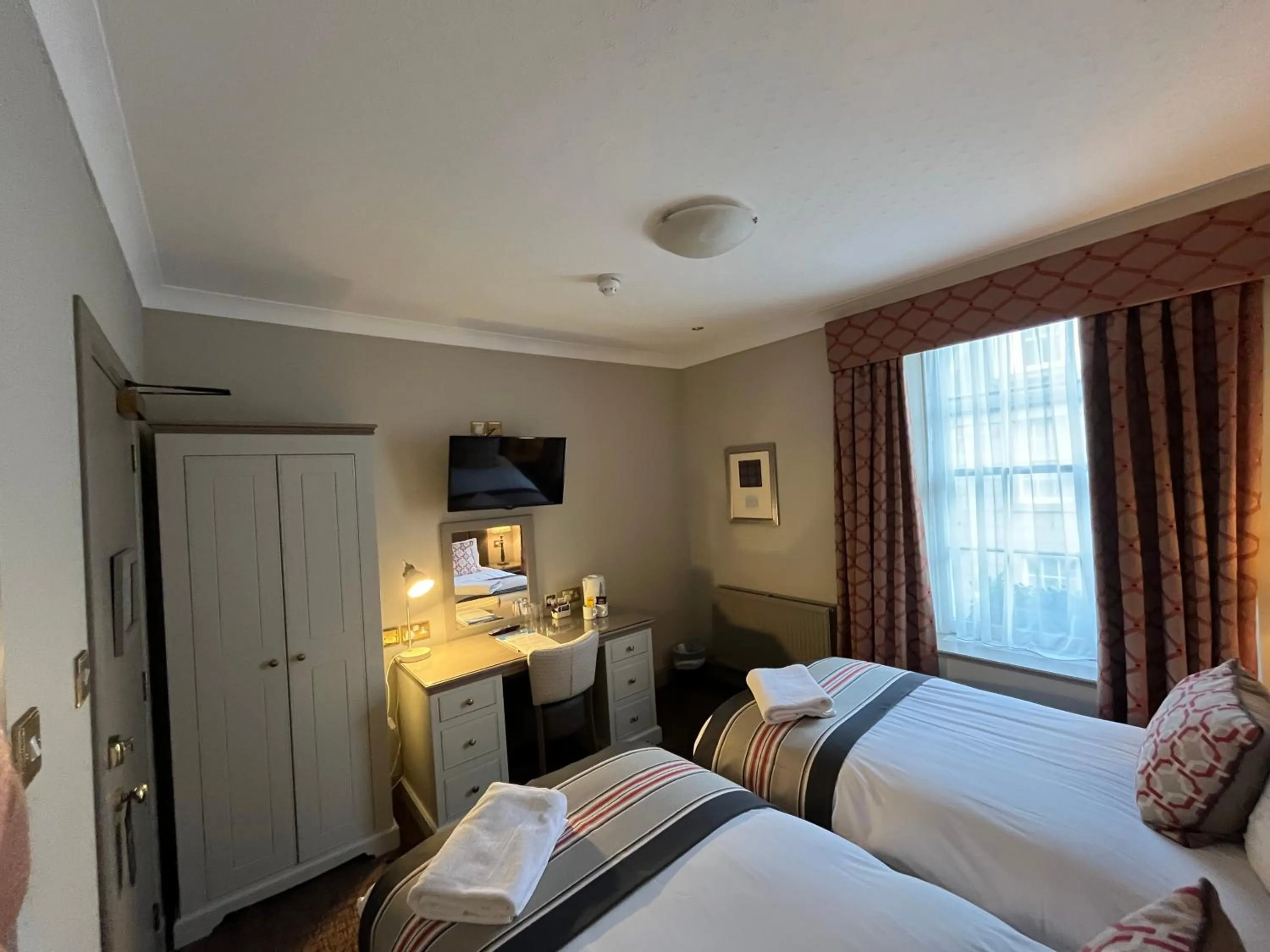 Bedroom, Bed in The Globe Inn