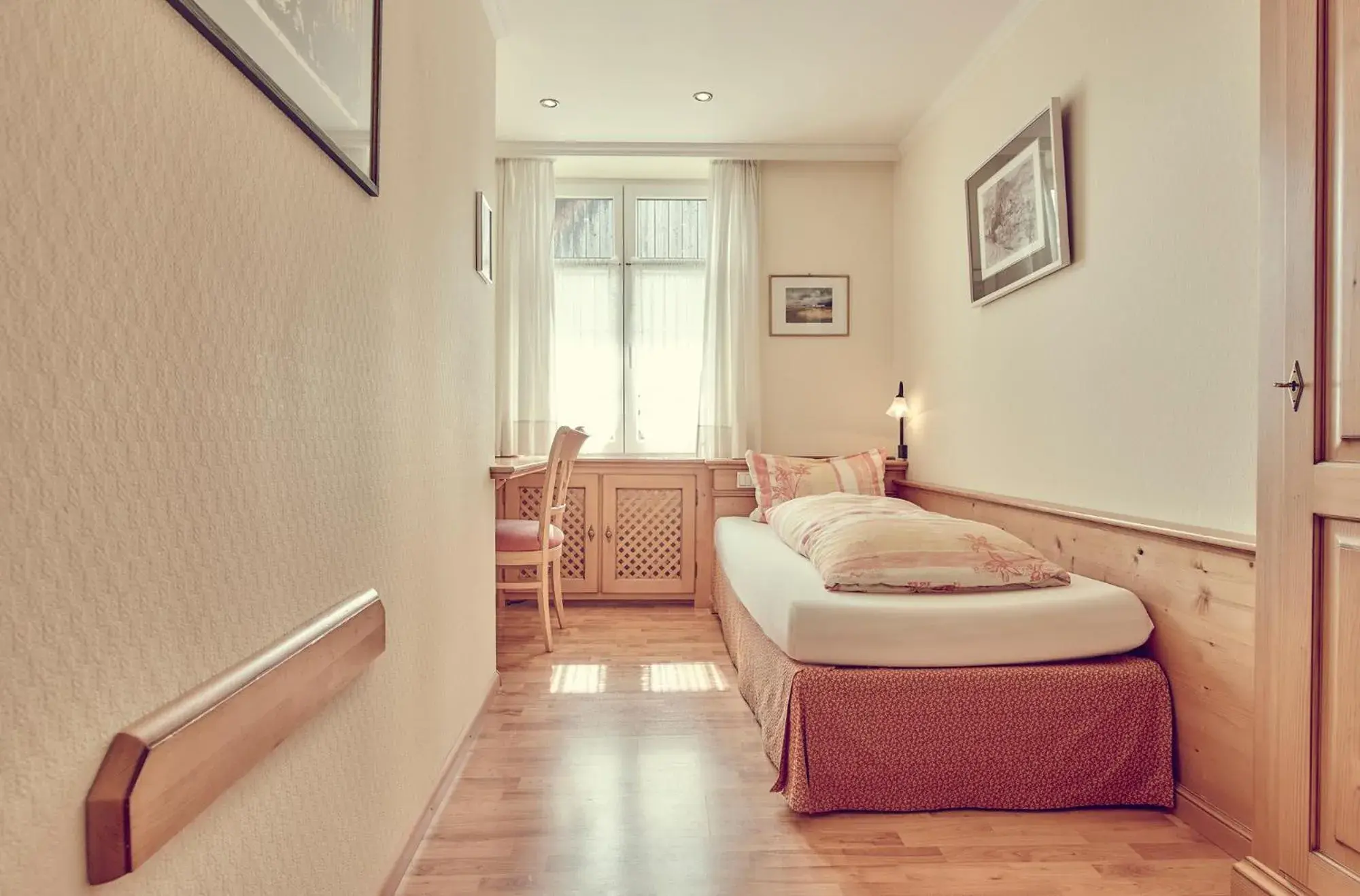 Budget Single Room in Landgasthof zur Sonne Budget Single Room in Landgasthof zur Sonne