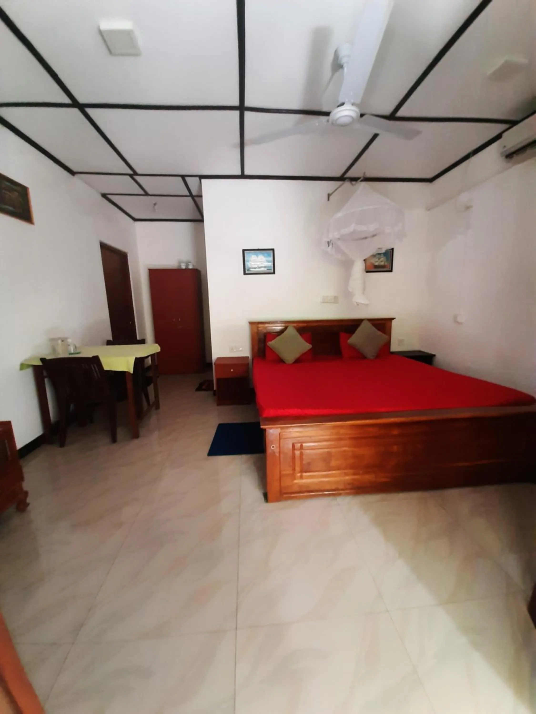 Bed, Lobby/Reception in Susee Villa