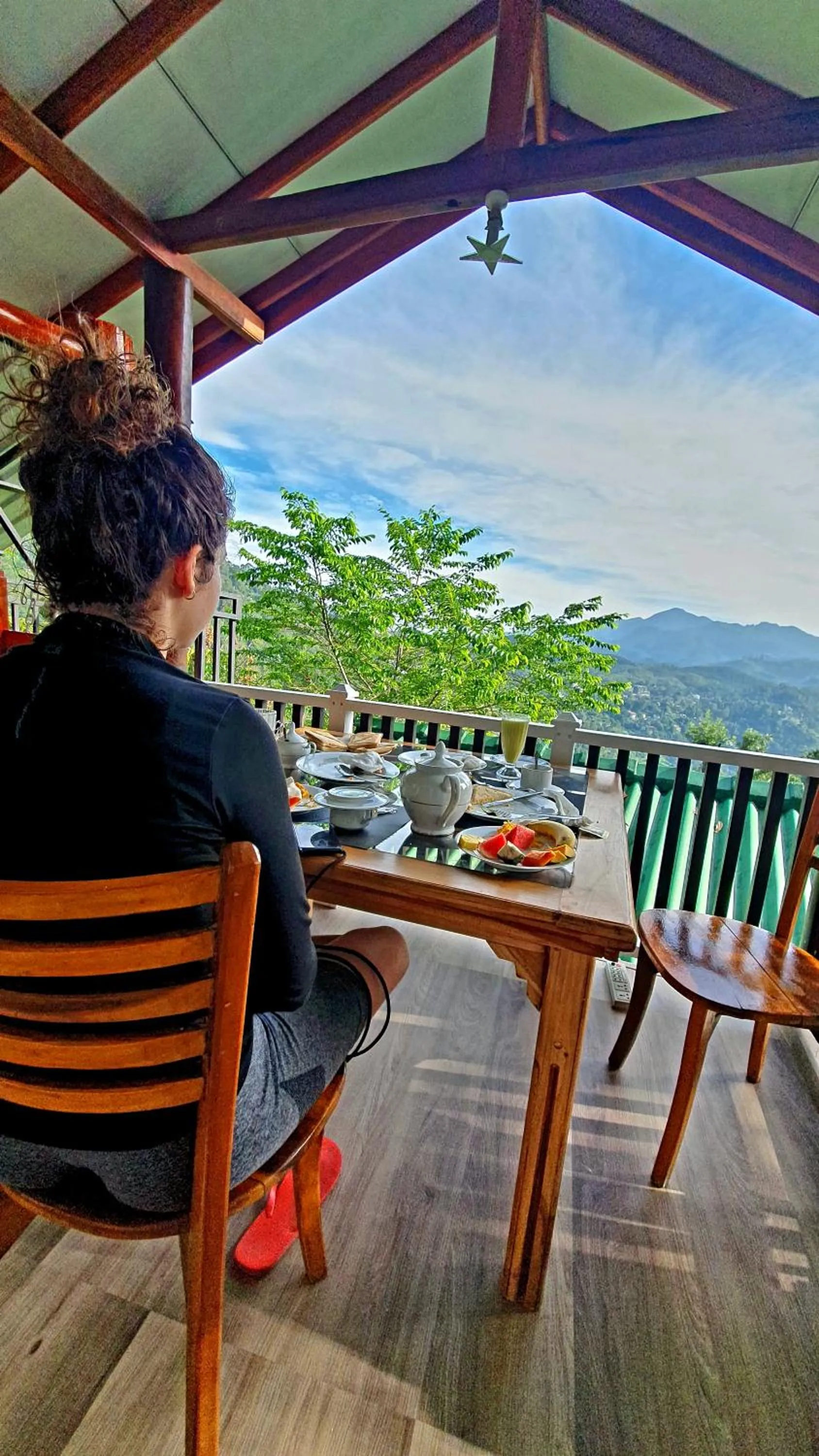 Restaurant/places to eat in Guest Inn Avendra