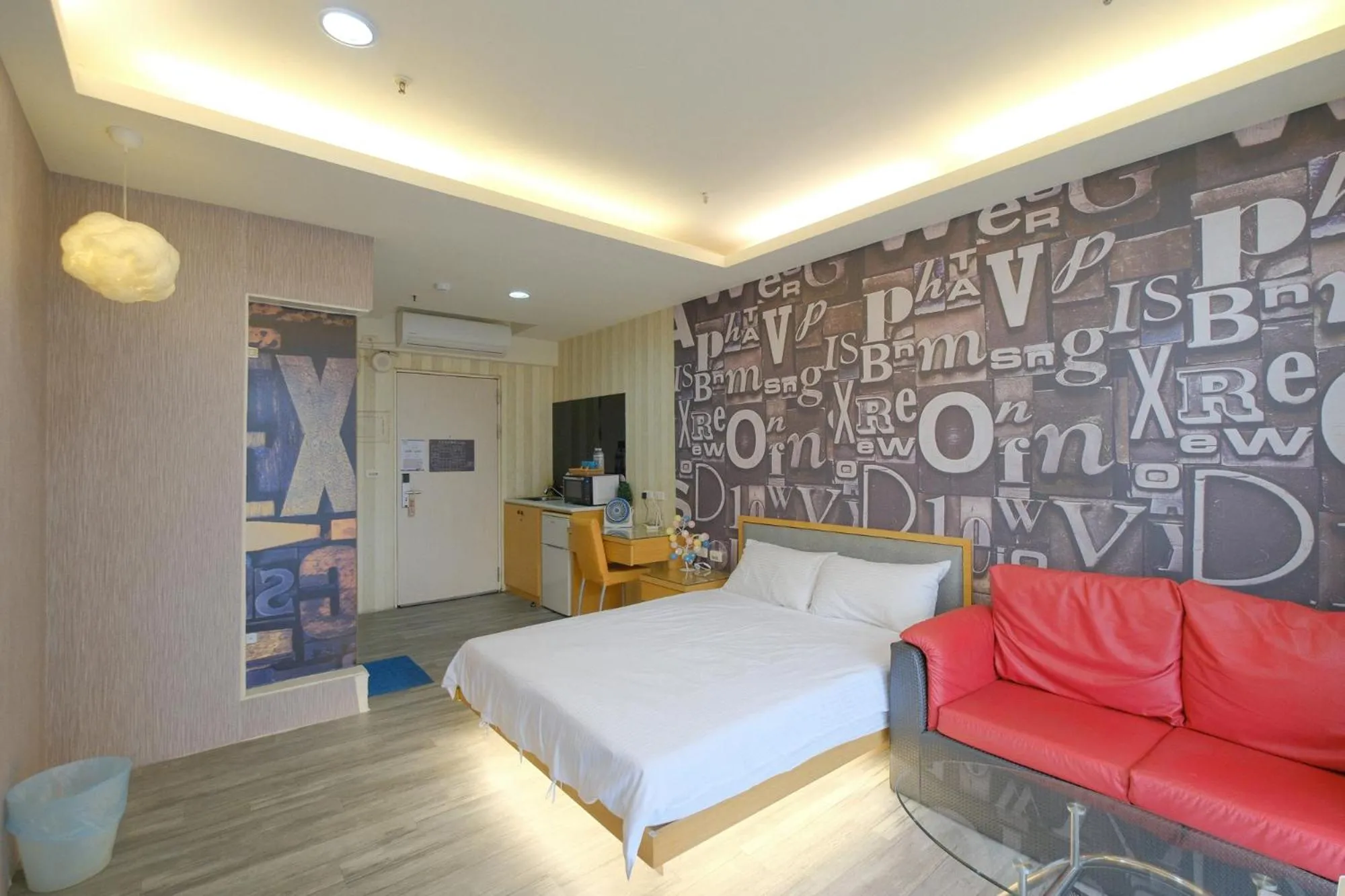 Photo of the whole room, Bed in 85 Asia Hotel