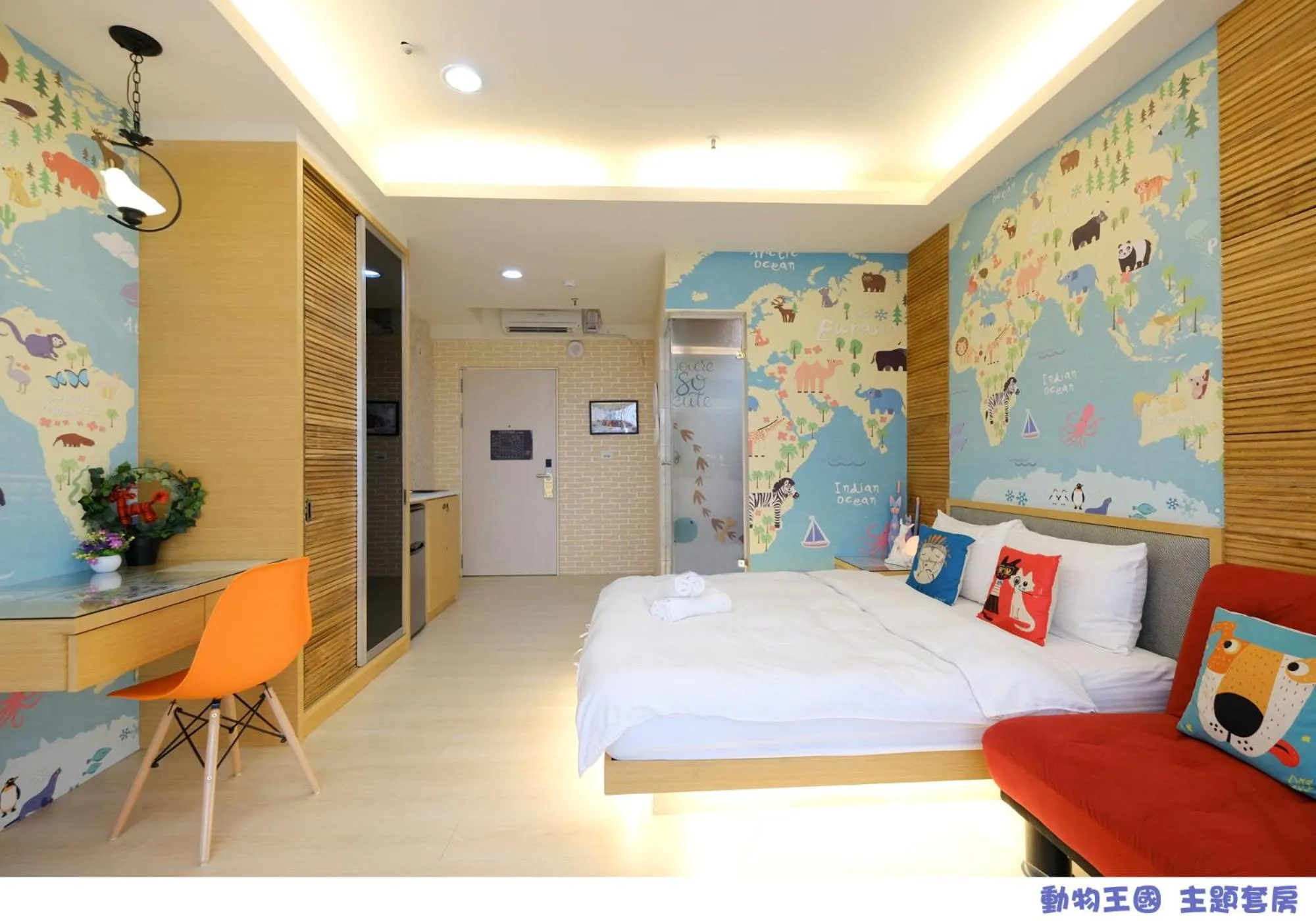 Photo of the whole room, Bed in 85 Asia Hotel