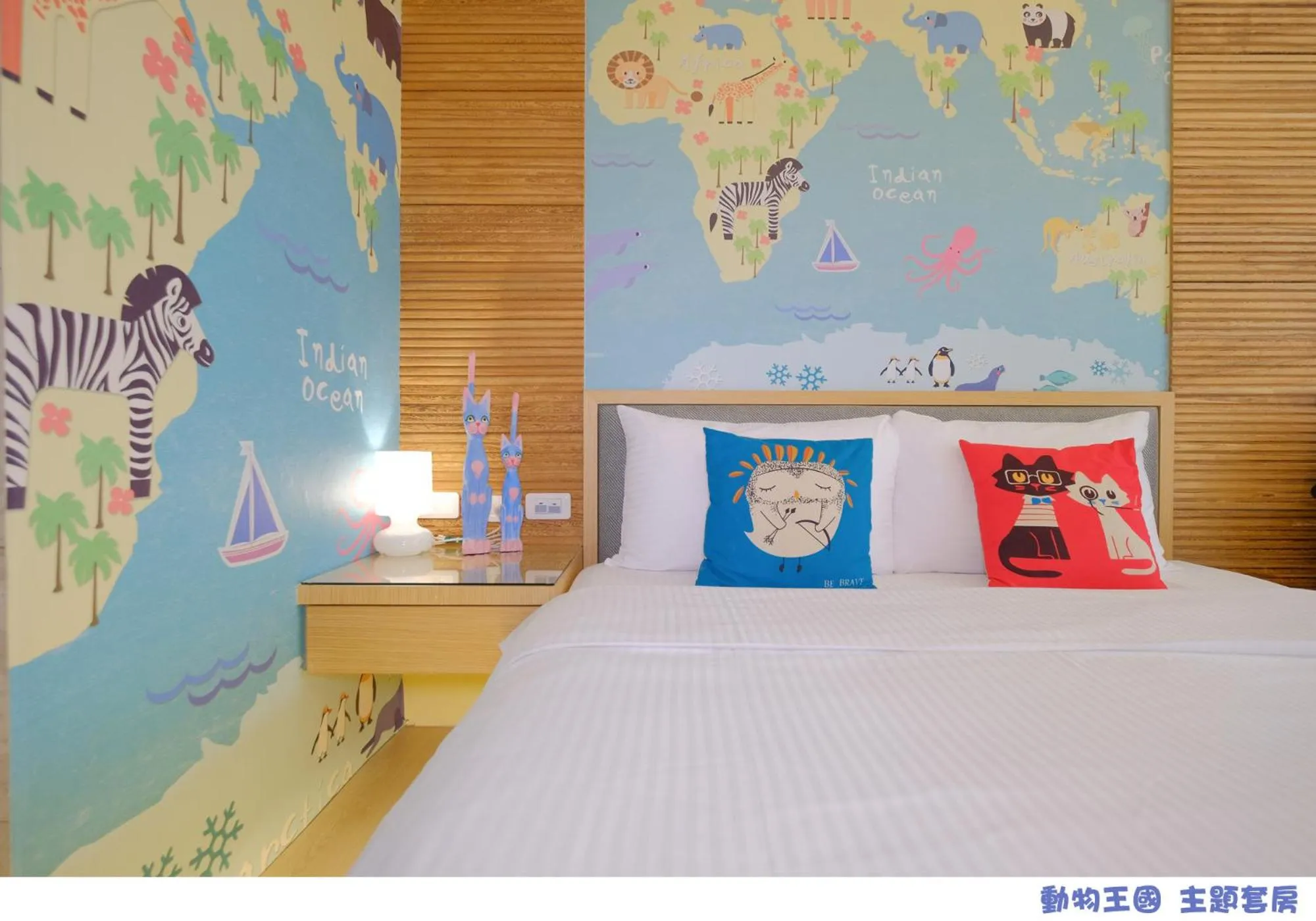 Photo of the whole room, Bed in 85 Asia Hotel