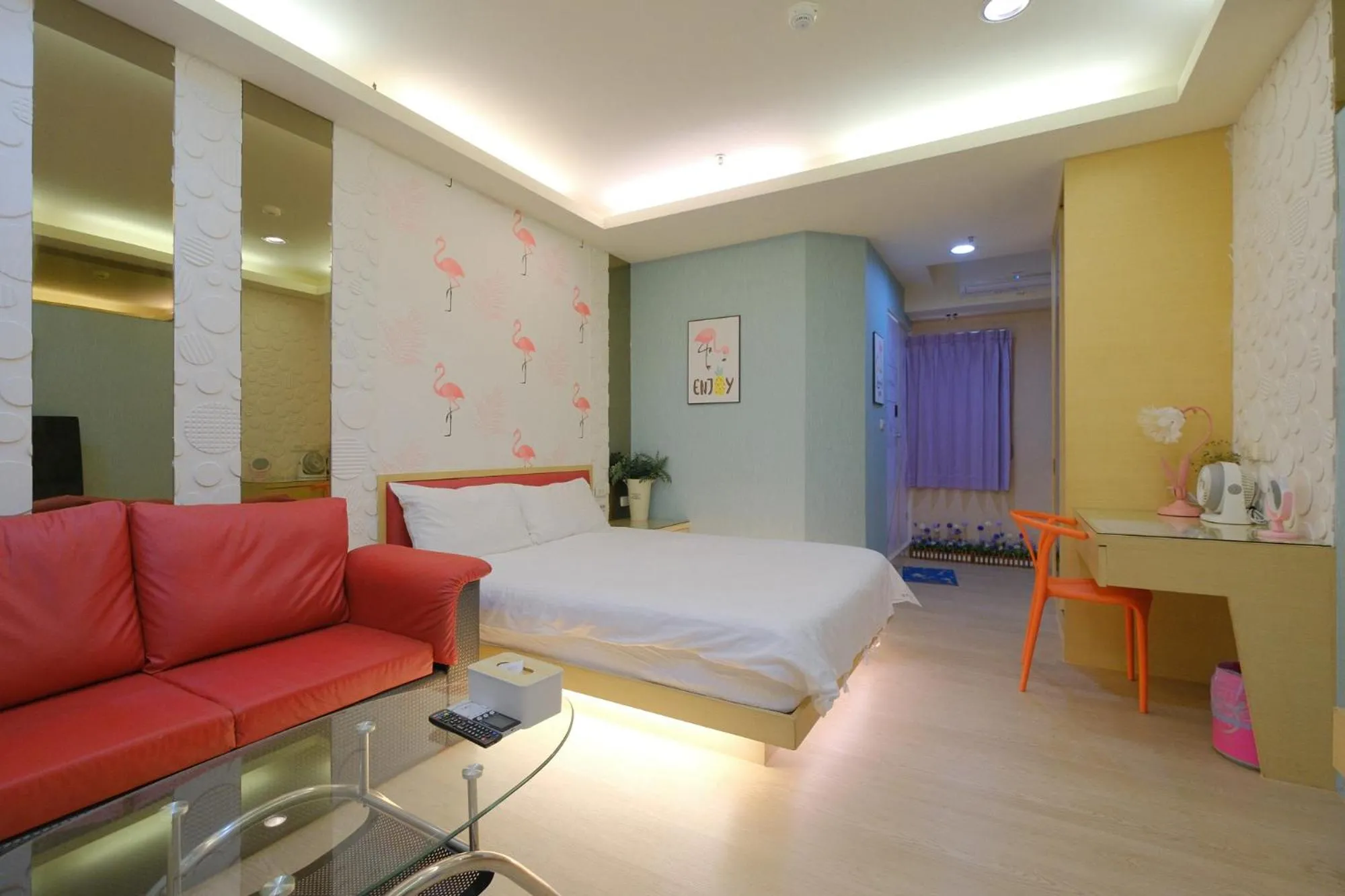 Photo of the whole room, Bed in 85 Asia Hotel