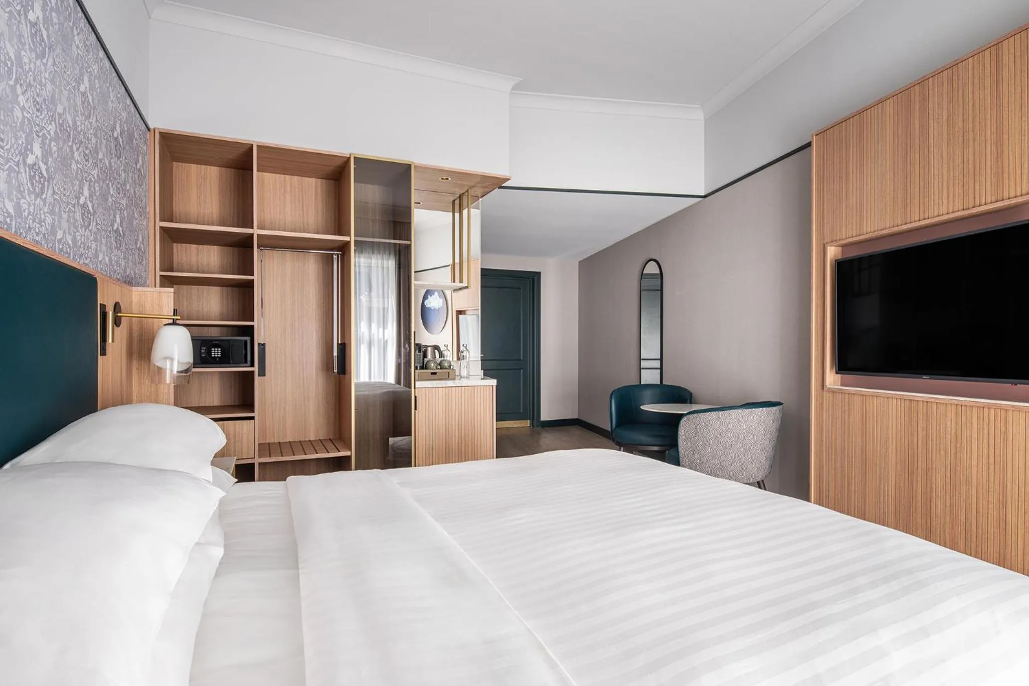 Bedroom, Bed in Brussels Marriott Hotel Grand Place