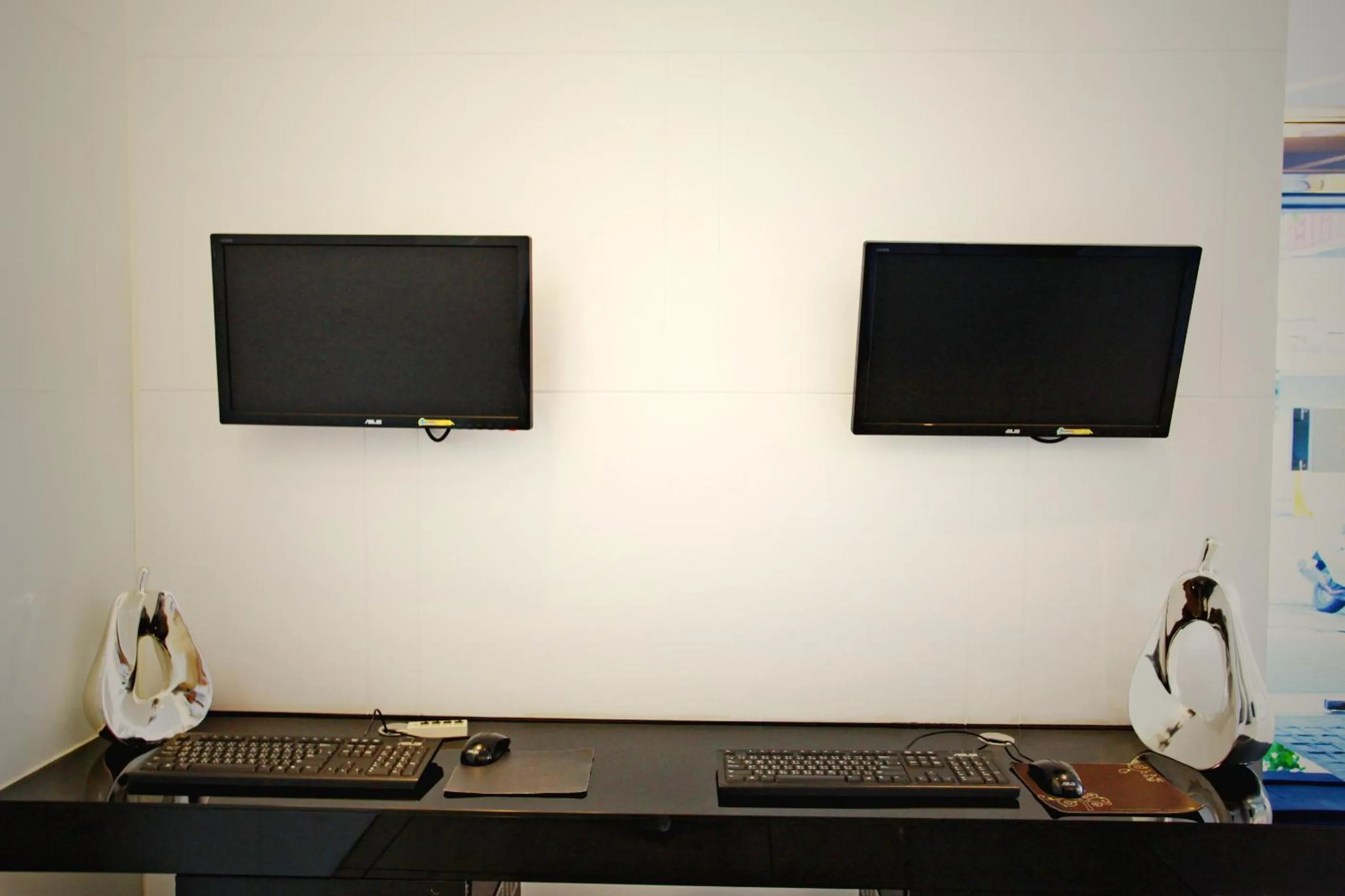 Communal lounge/ TV room in Taitung Yes Hotel