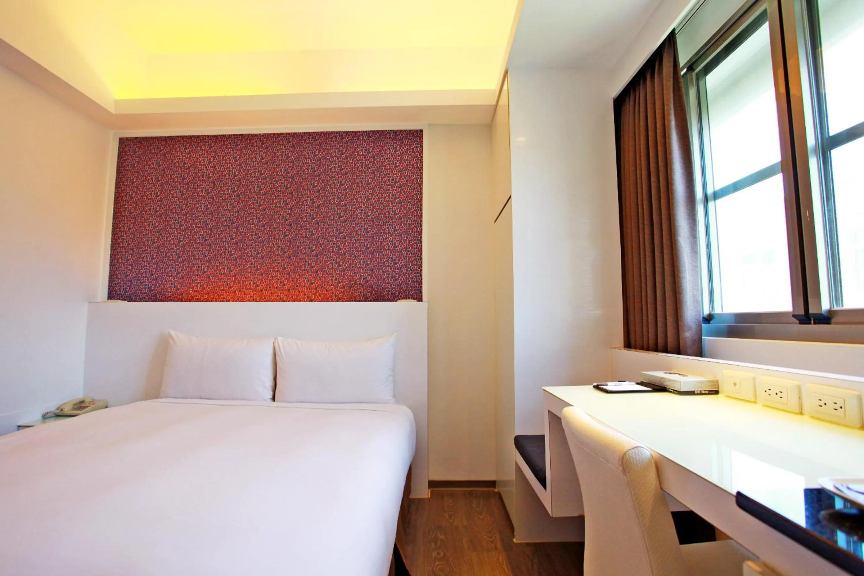 Coffee/tea facilities, Bed in Taitung Yes Hotel