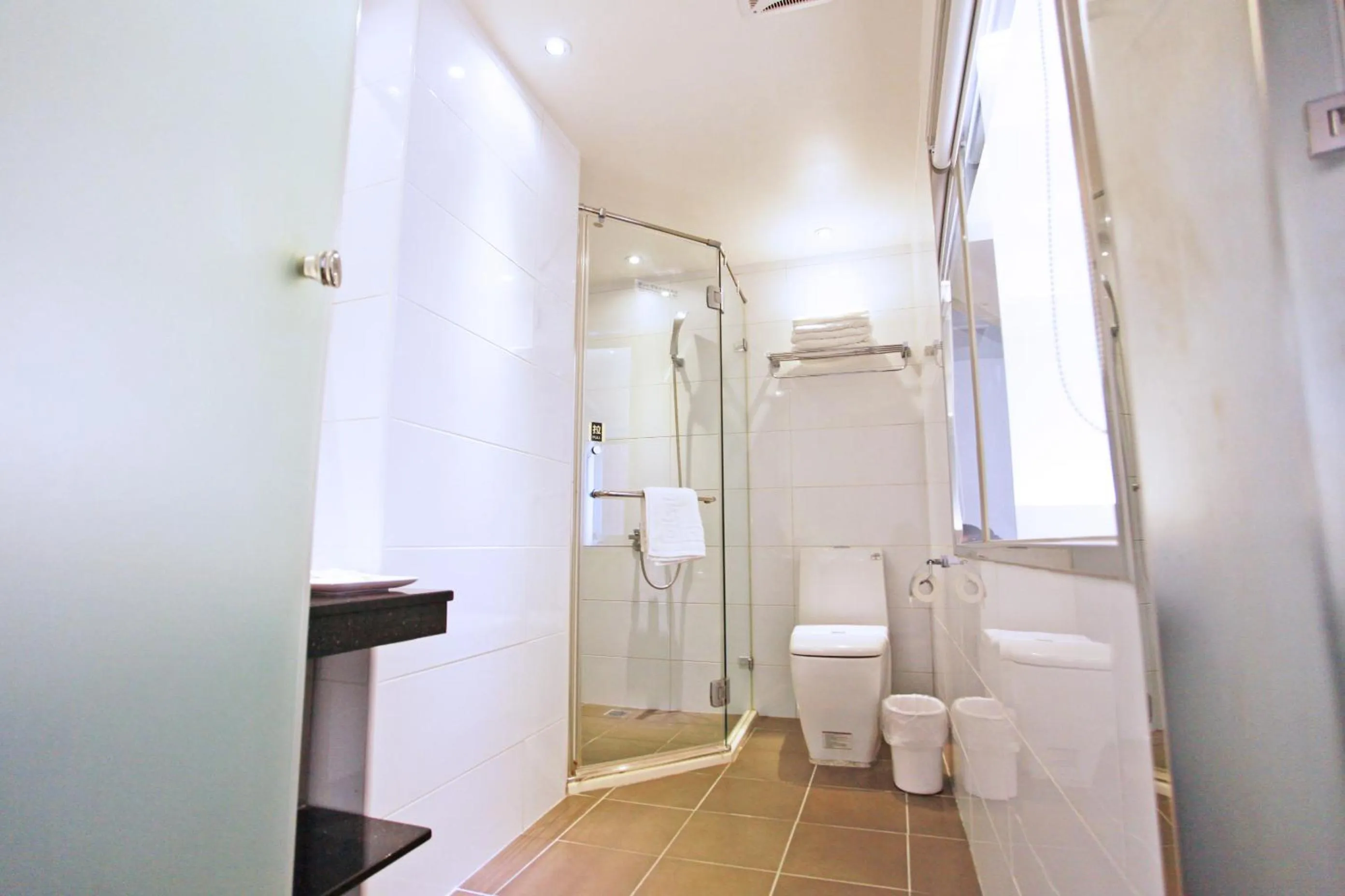 Shower in Taitung Yes Hotel