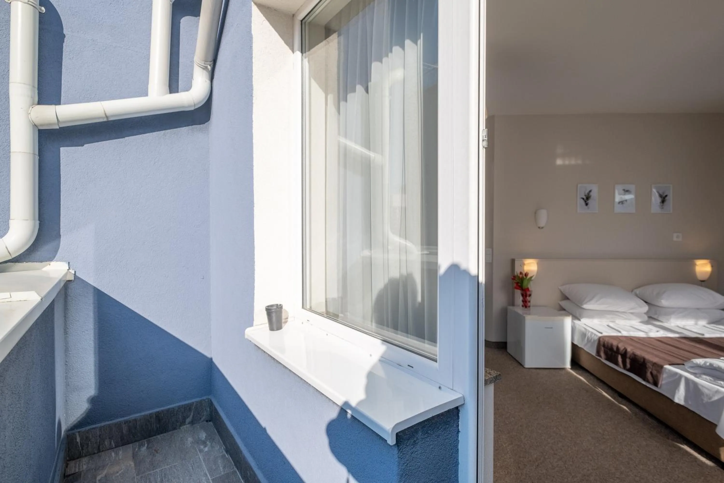 Staff, Bed in Blue Label Apart House