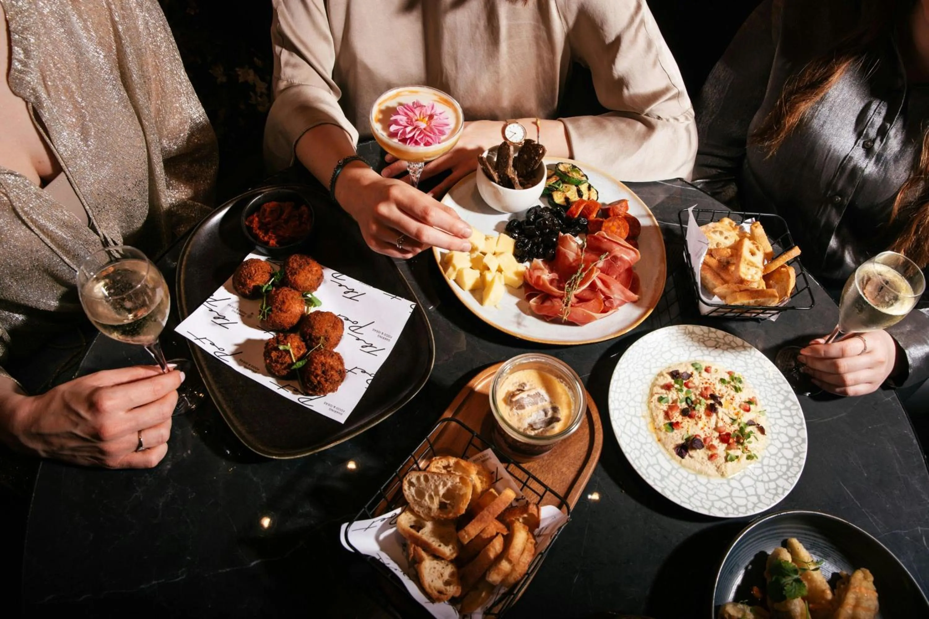 Lounge or bar in Renaissance Brussels Hotel