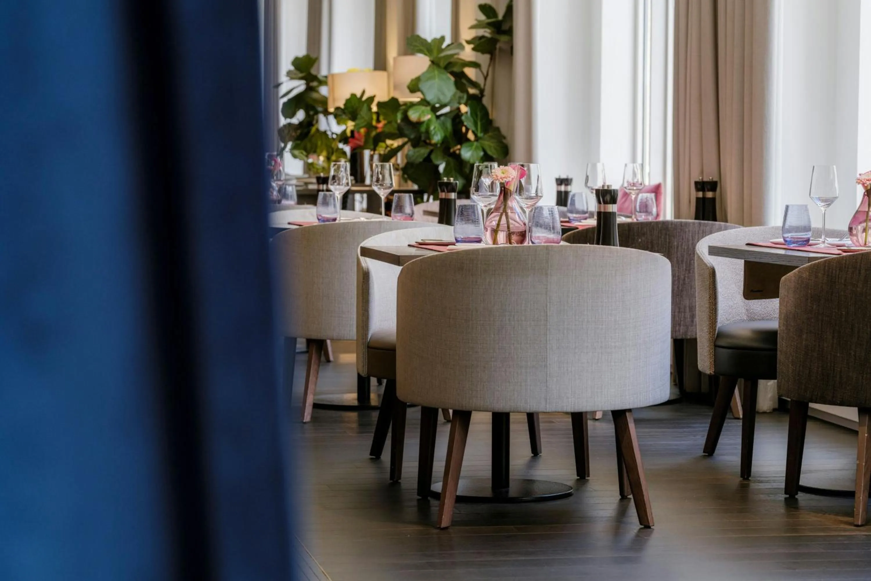 Restaurant/places to eat in Renaissance Brussels Hotel