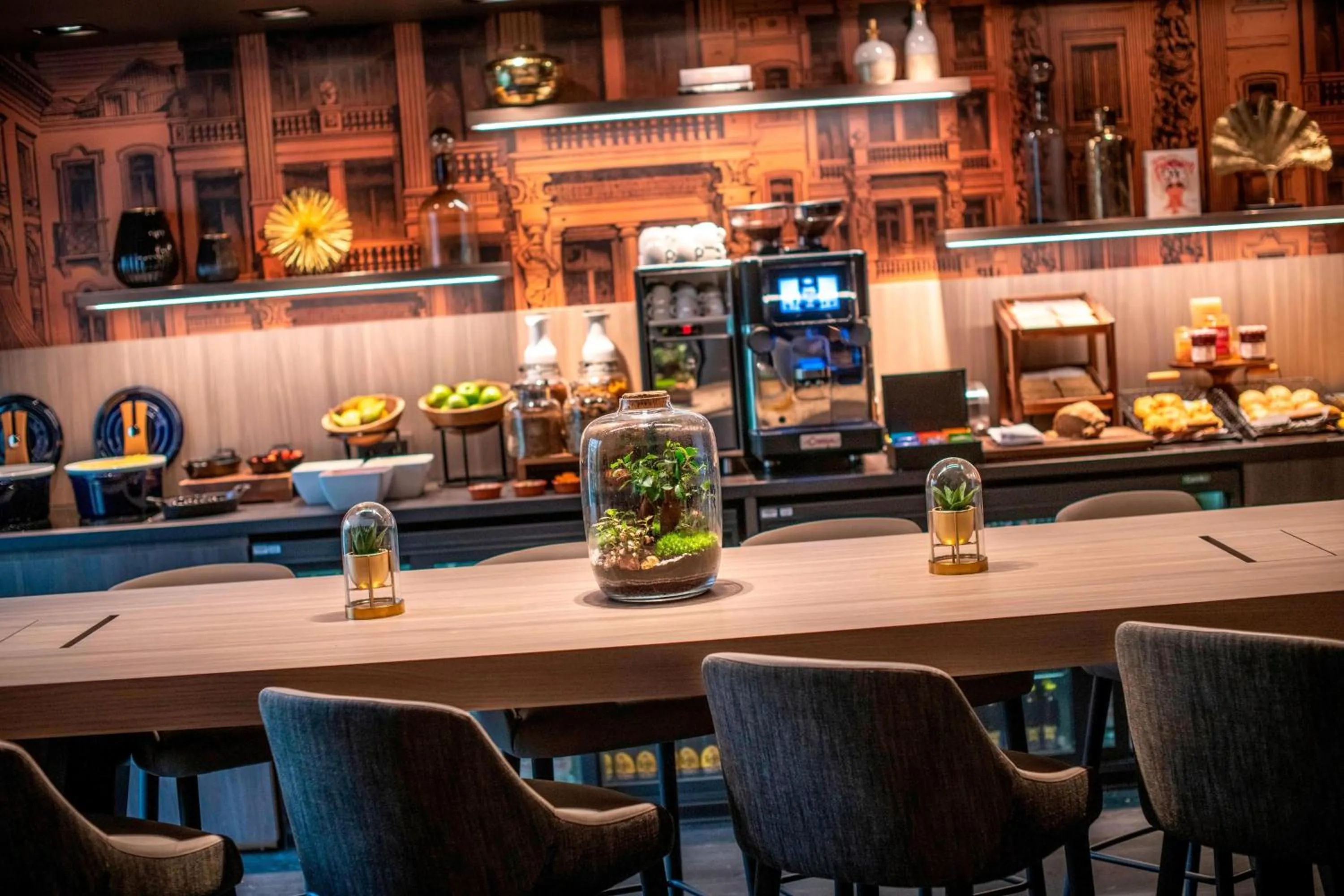 Breakfast in Renaissance Brussels Hotel