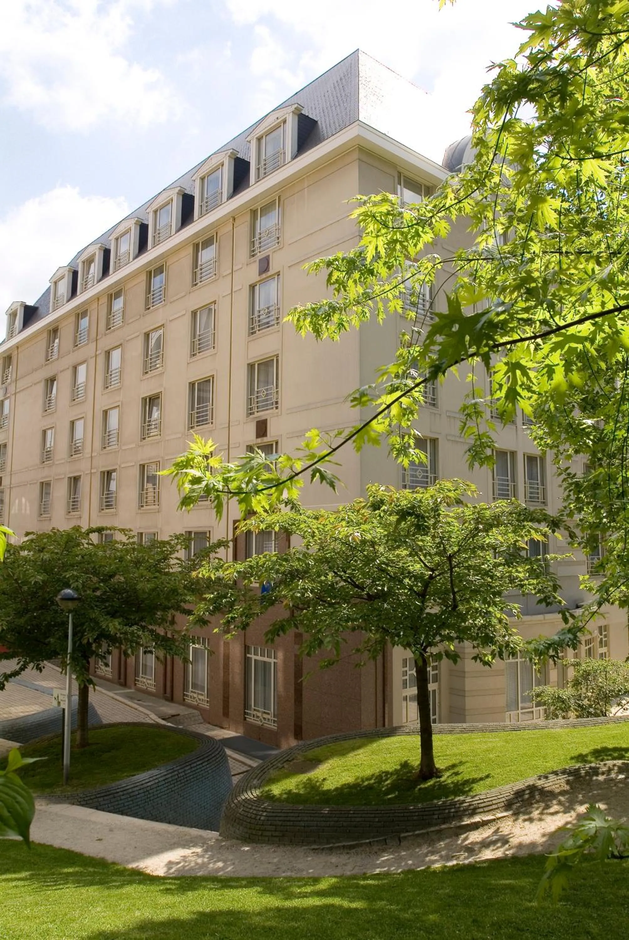 Property building in Renaissance Brussels Hotel