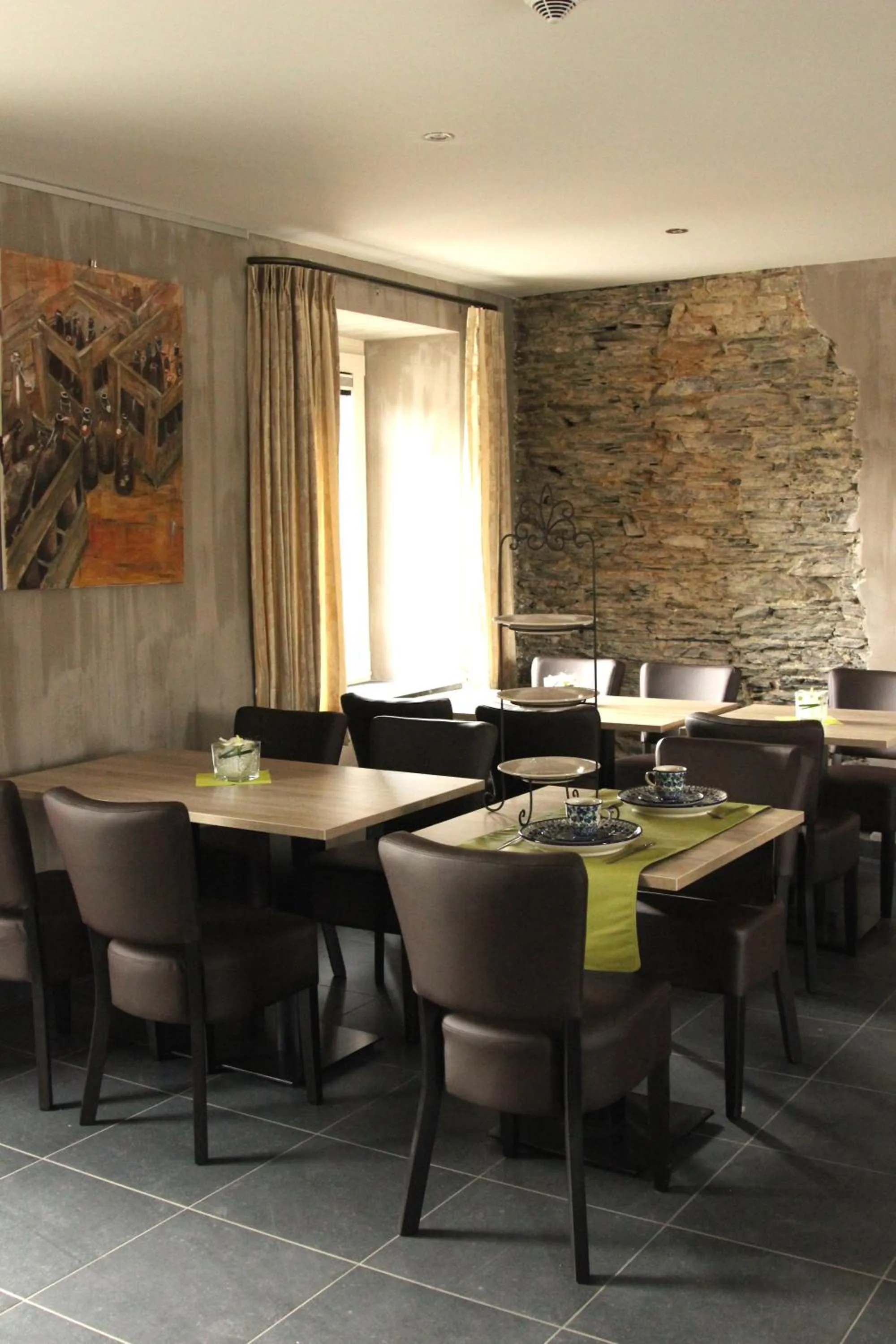 Dining area in au-magasin