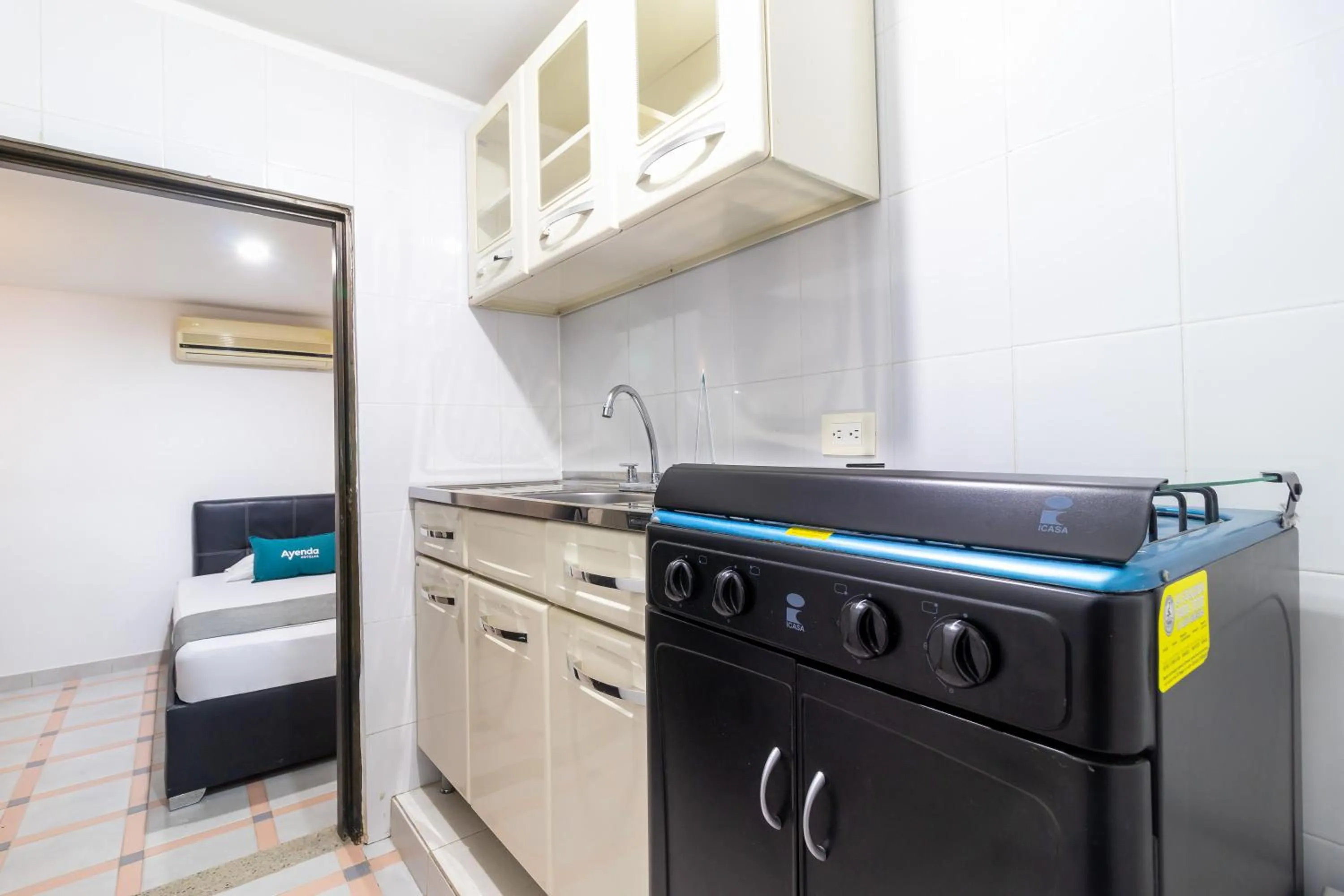 Restaurant/places to eat in Ayenda Oporto Suites