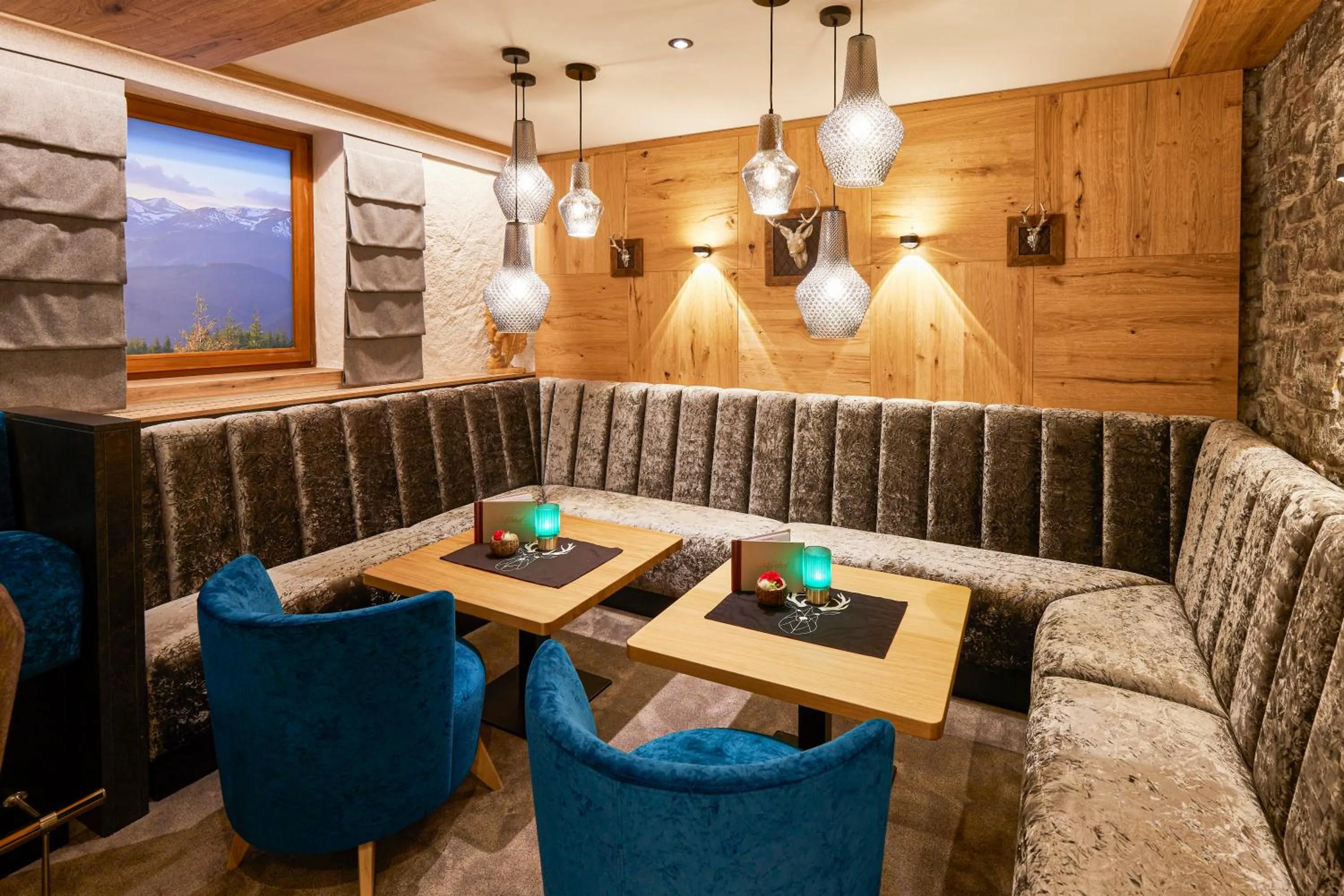 Lounge or bar in Hotel Alpenhof
