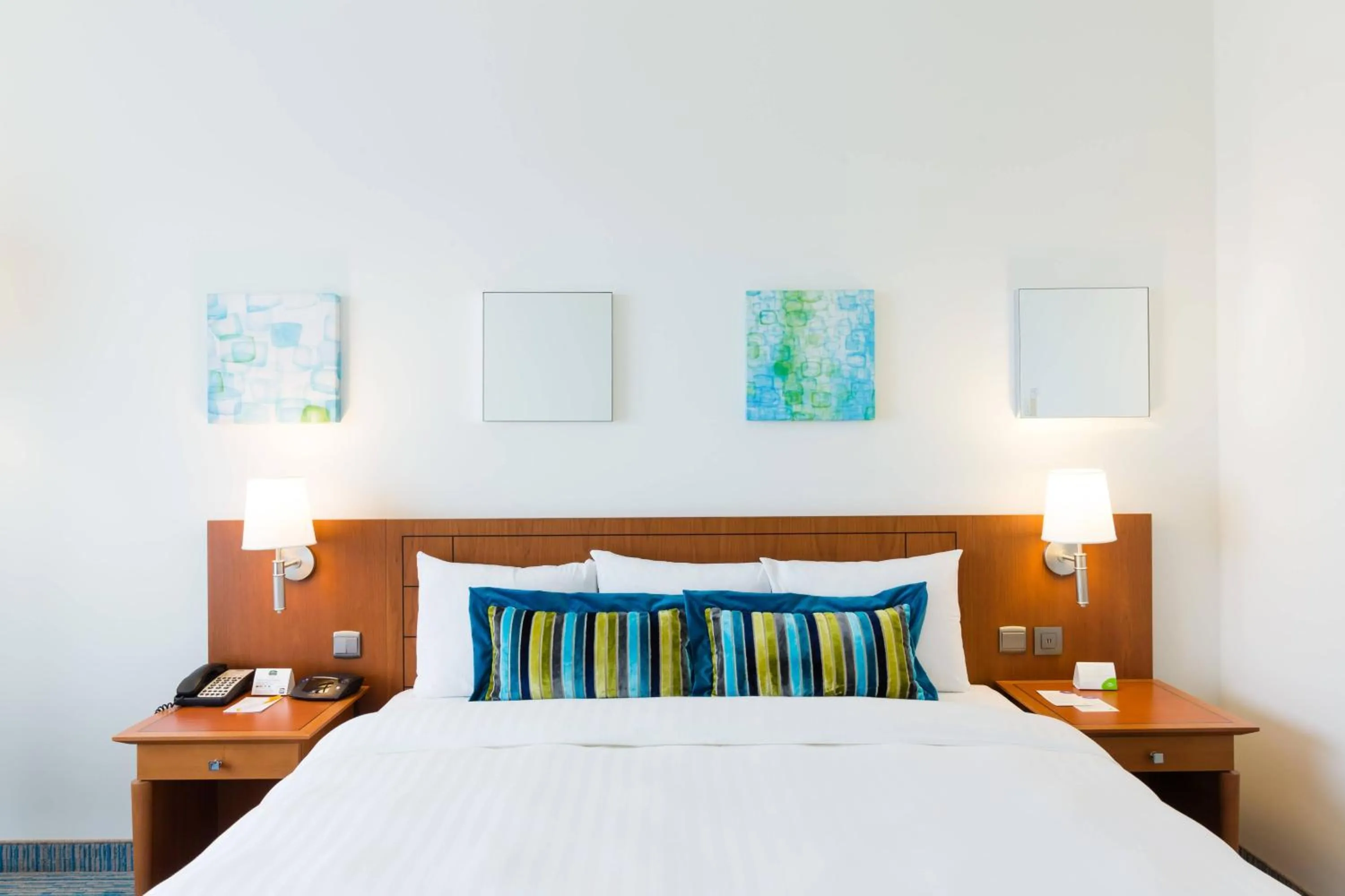 Photo of the whole room, Bed in Courtyard By Marriott Brussels