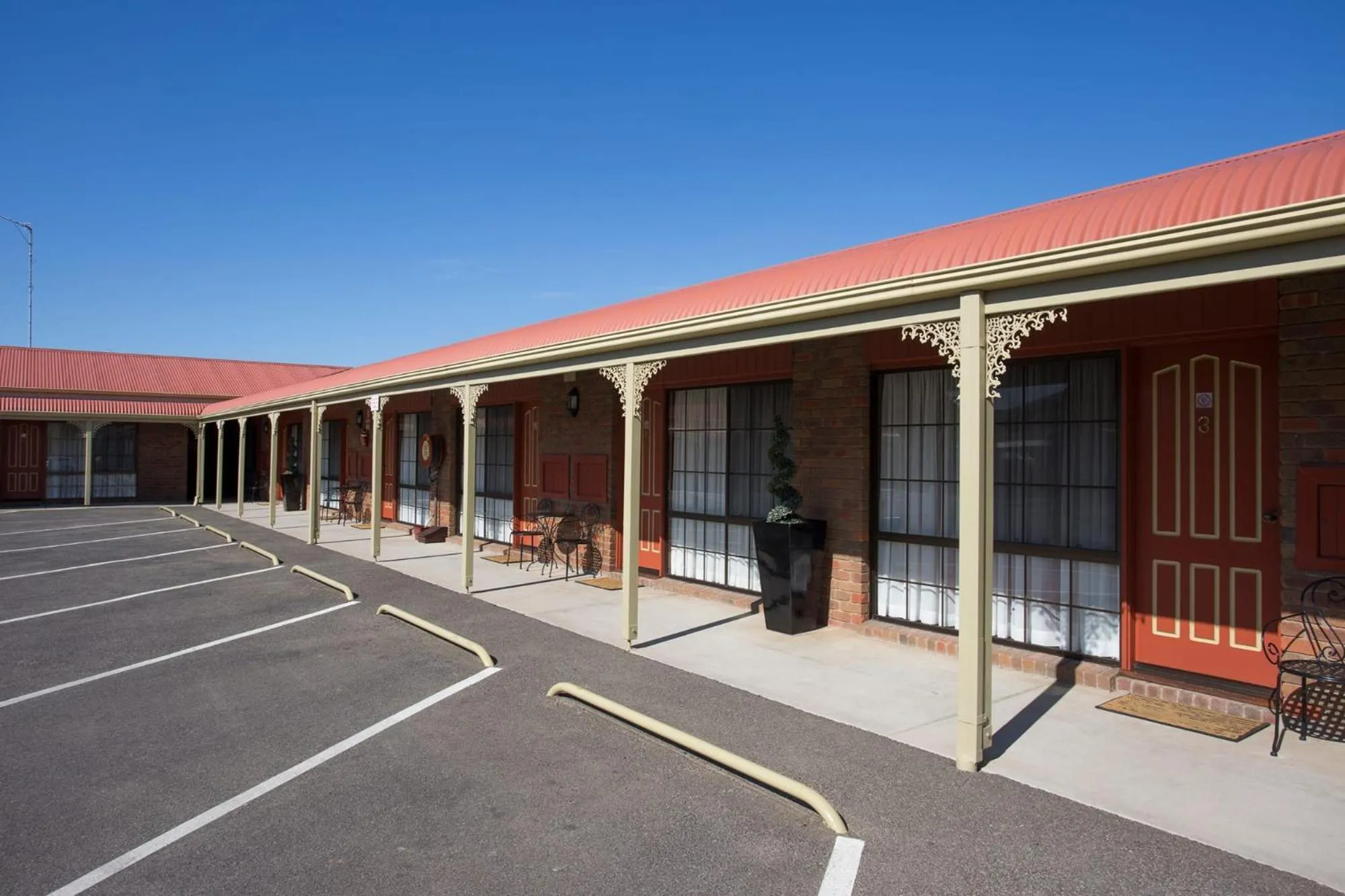 Property building in Horsham Country City Motor Inn