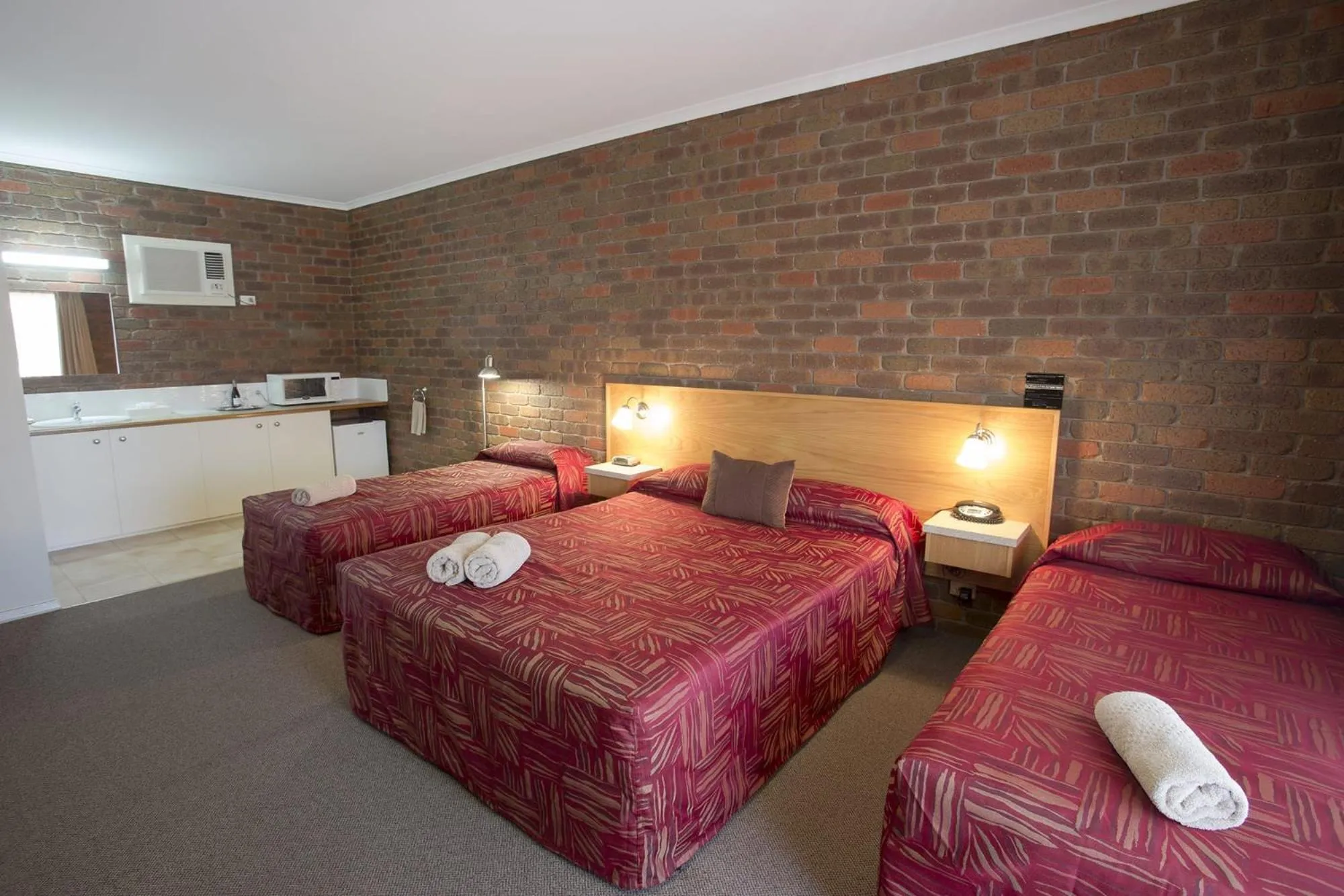 Bed in Horsham Country City Motor Inn