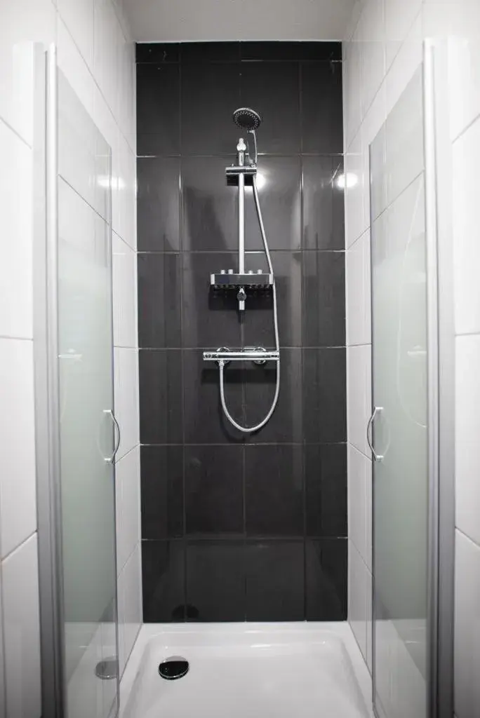 Queen Room with Shared Bathroom in B&B Hotel Lichtstad Queen Room with Shared Bathroom in B&B Hotel Lichtstad