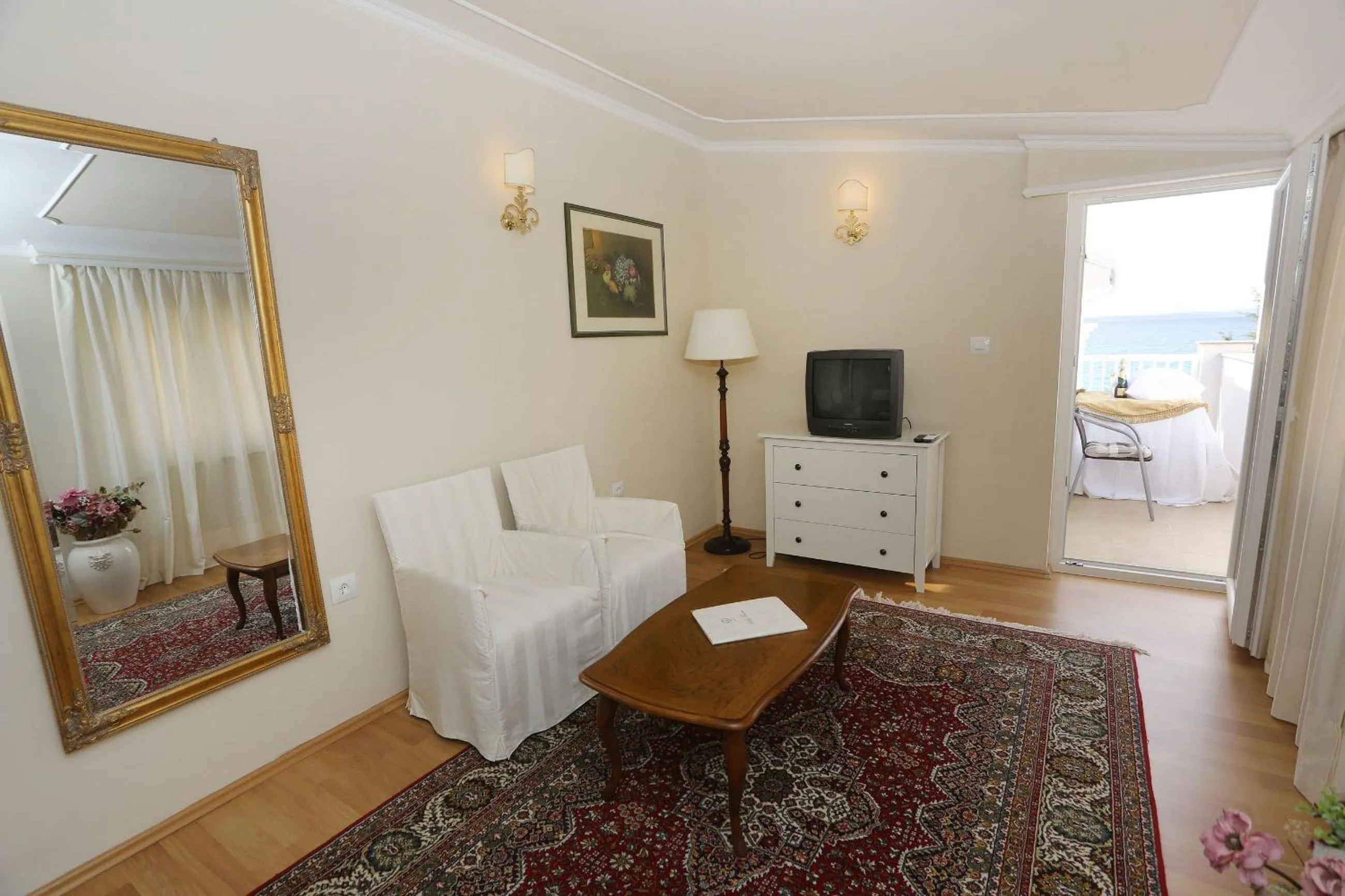 TV and multimedia, Bed in Villa Triana-Adults Only