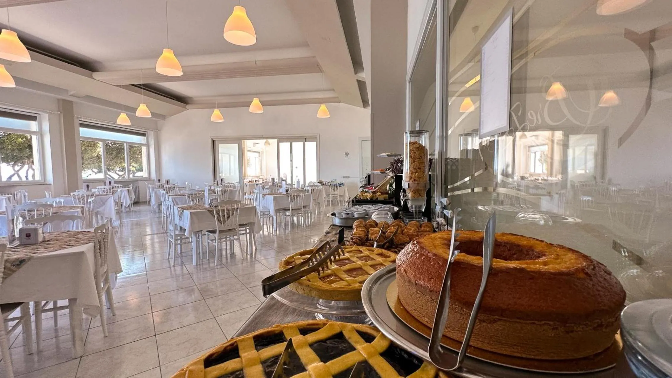 Buffet breakfast in Villa MG Hotel
