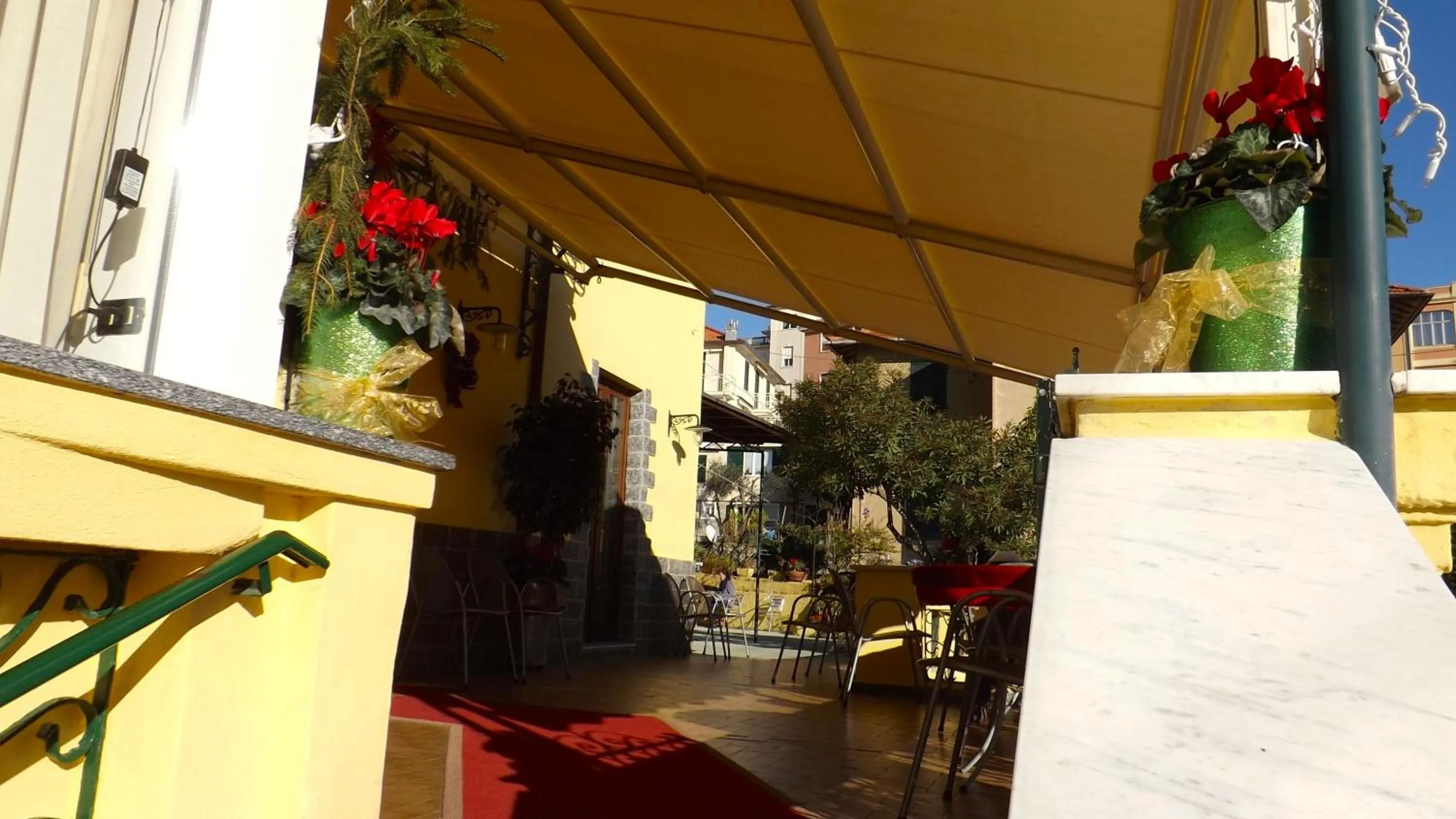 Facade/entrance in Hotel Azzurro