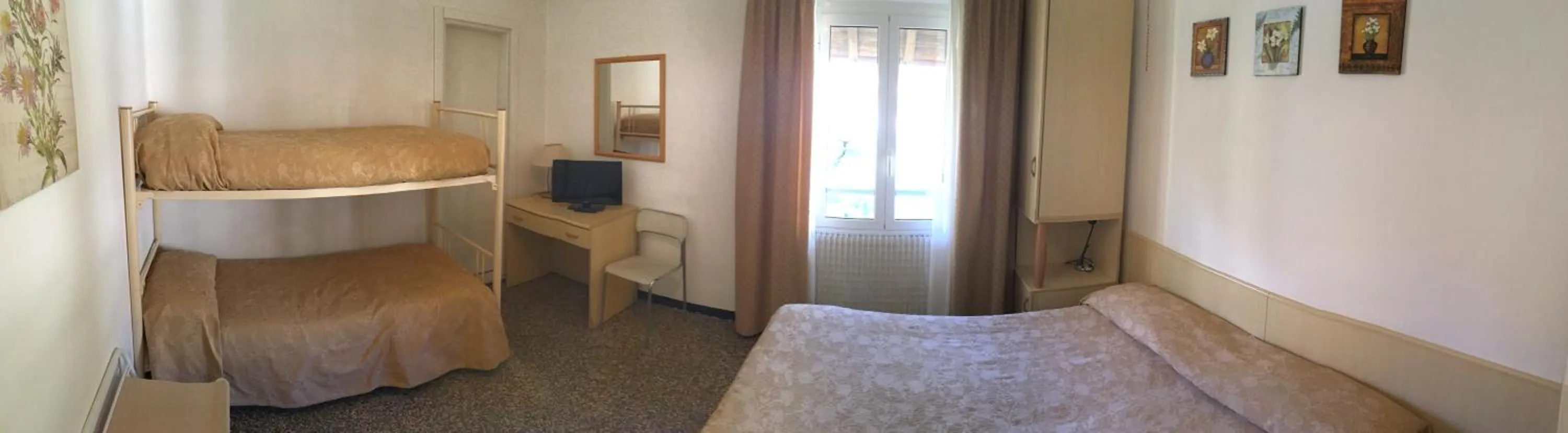 Photo of the whole room in Hotel Azzurro