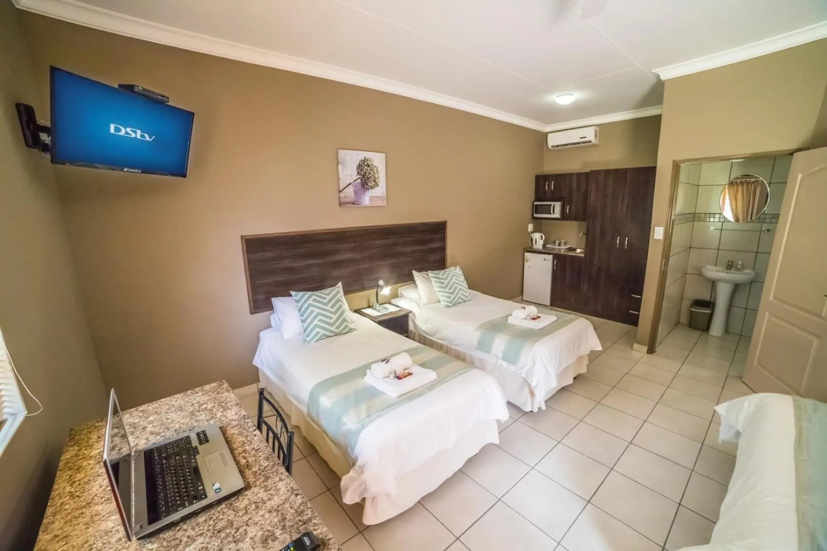 Bed in Beryl1 Guest House