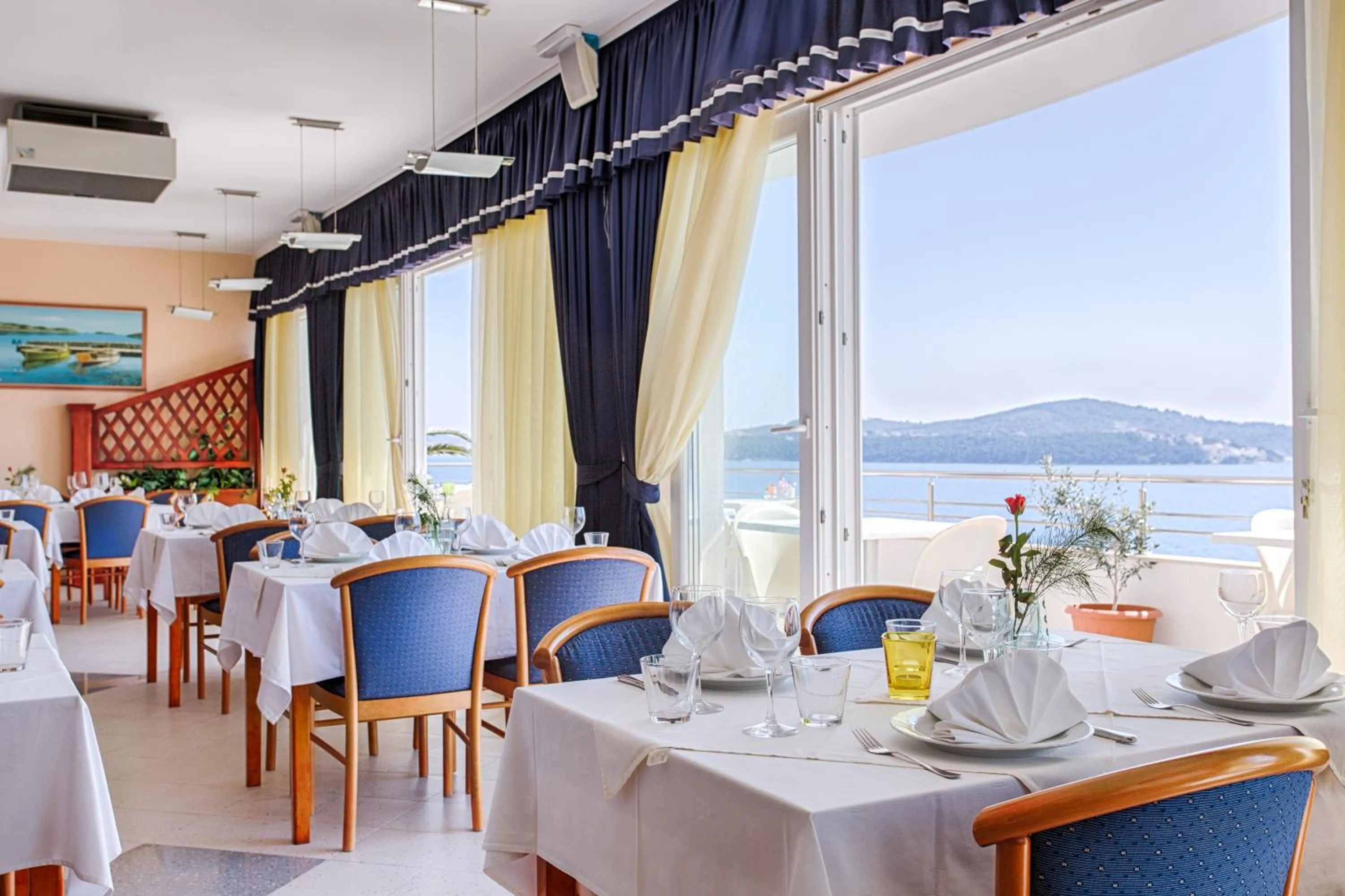 Restaurant/places to eat in Hotel Viktorija