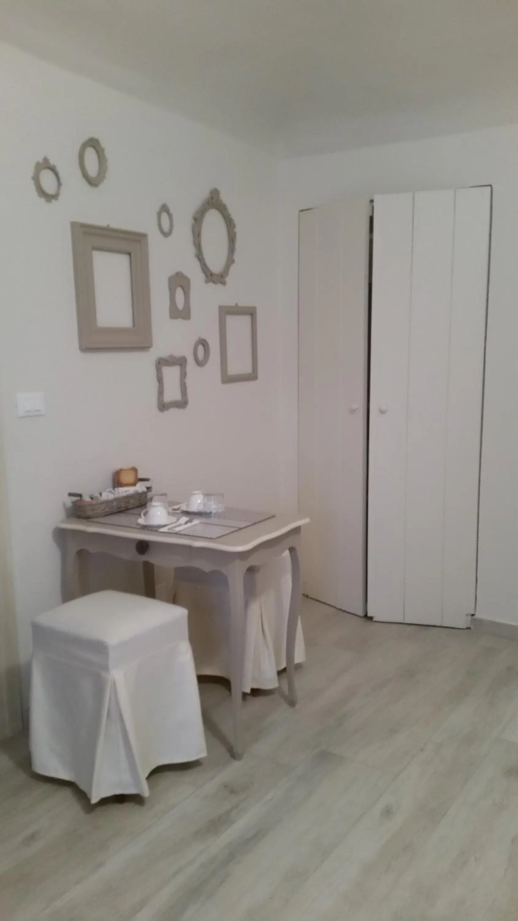 Dining area in Novecento Charming Room