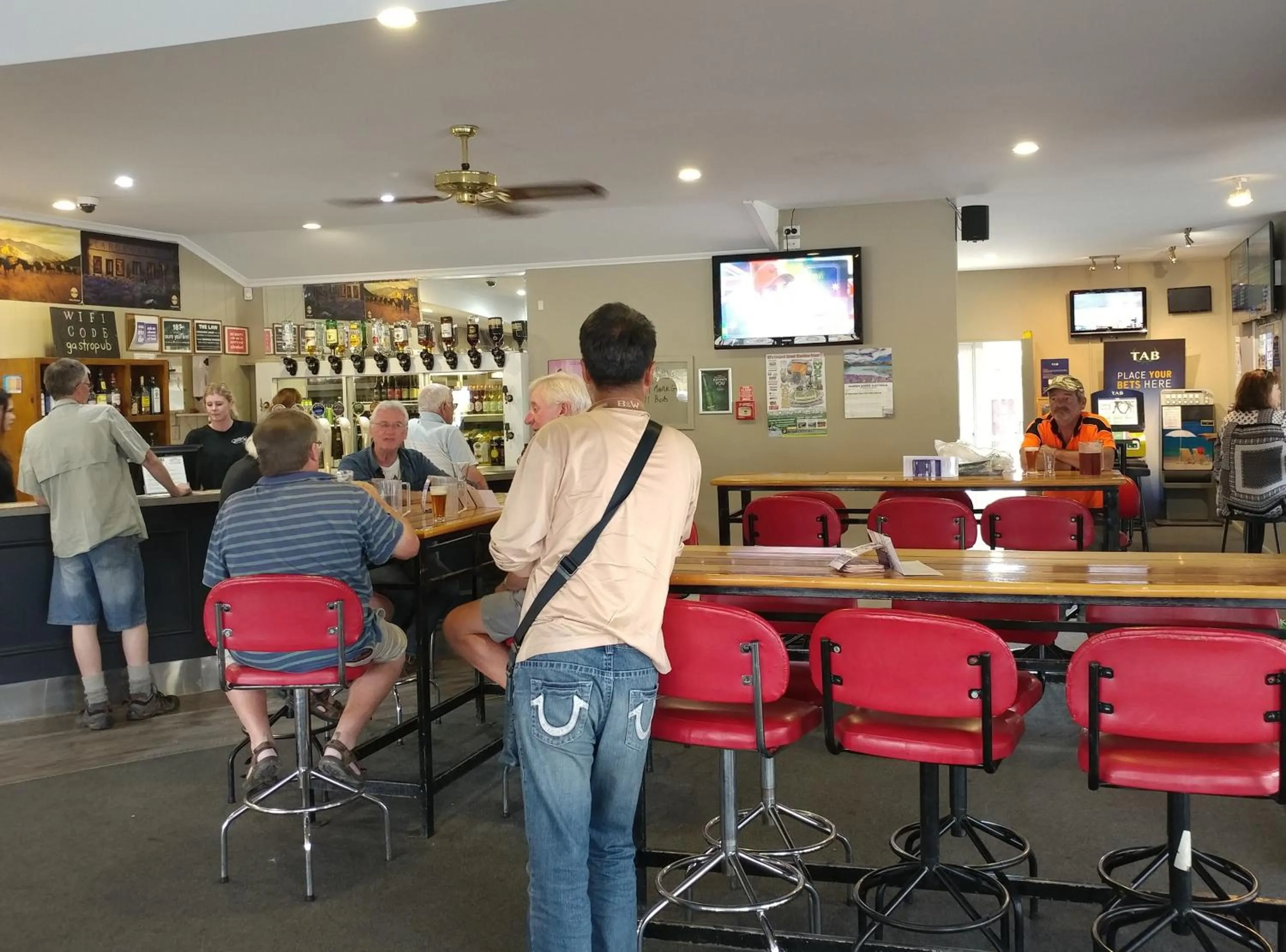 Meals in Pineacres Motel and Park