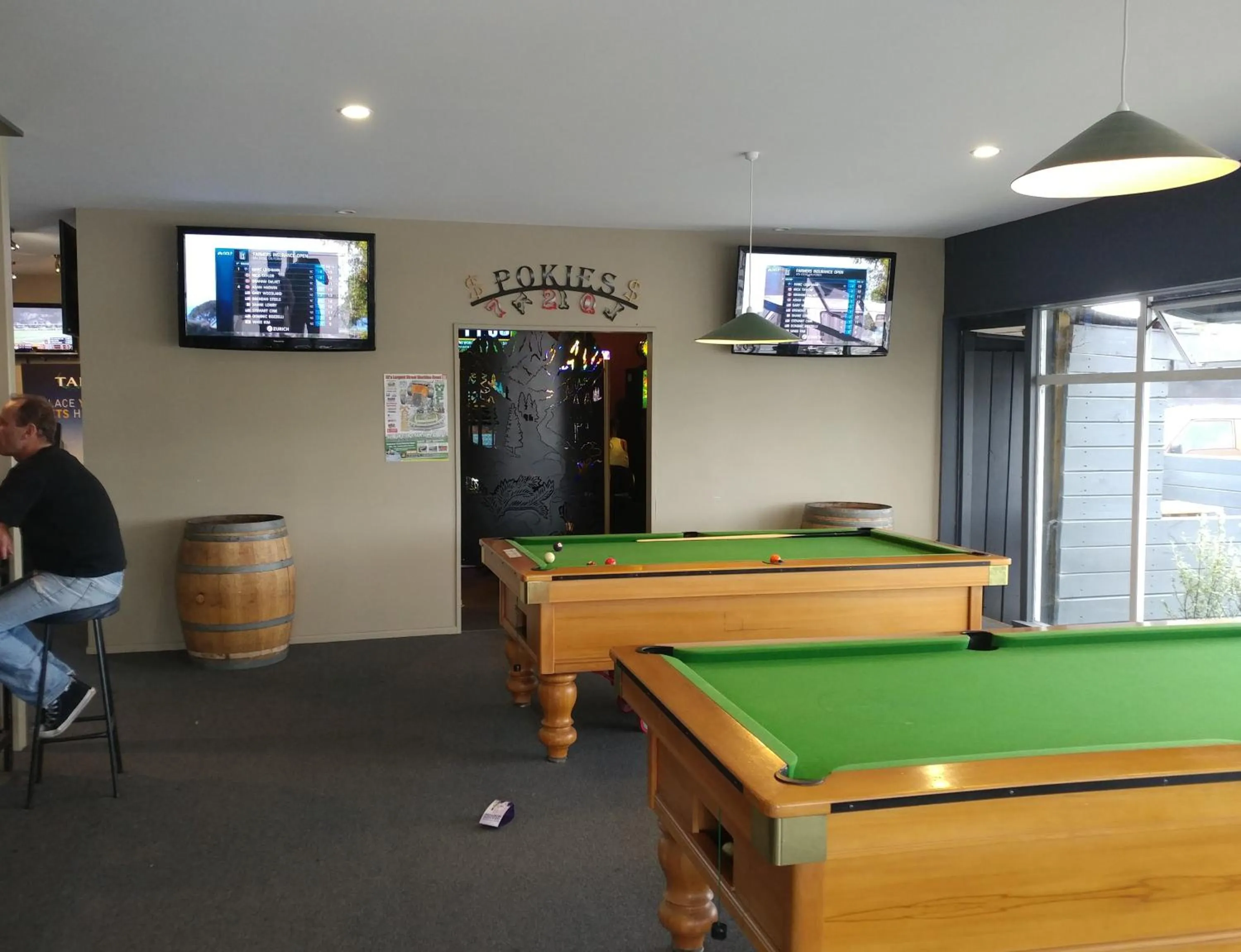 Billiard in Pineacres Motel and Park