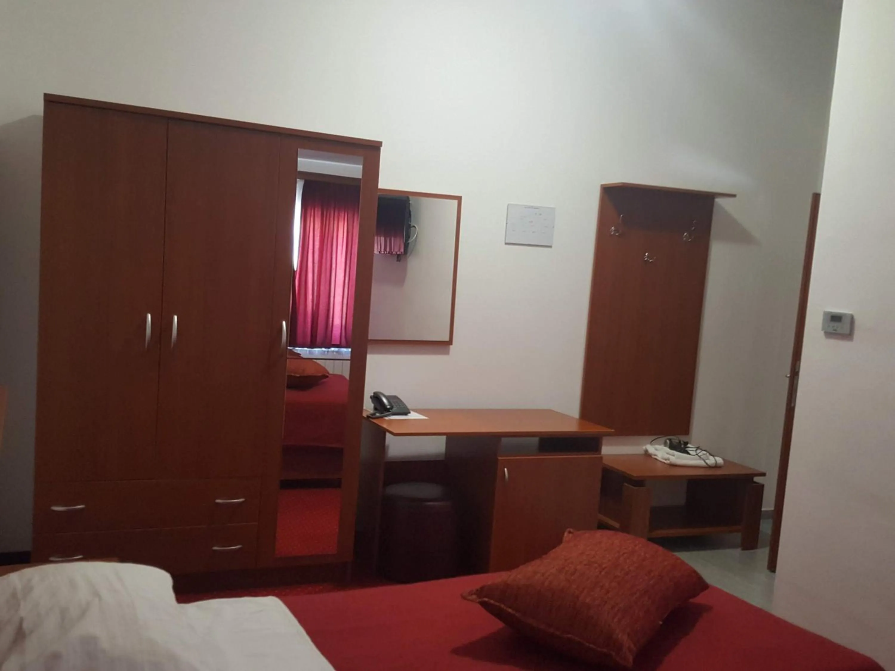 Bedroom, Bed in Hotel Mirni Kutak