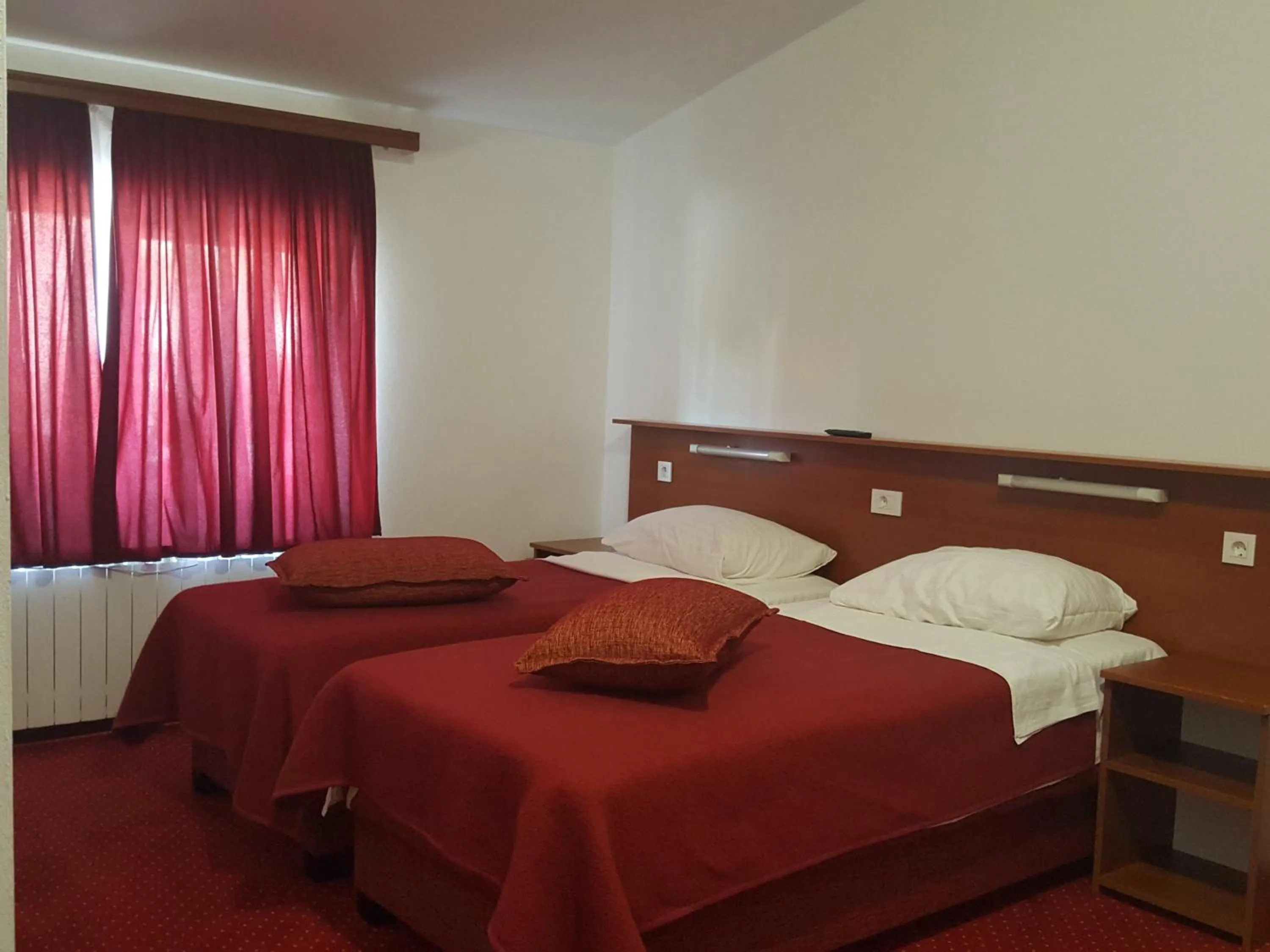 Bedroom, Bed in Hotel Mirni Kutak