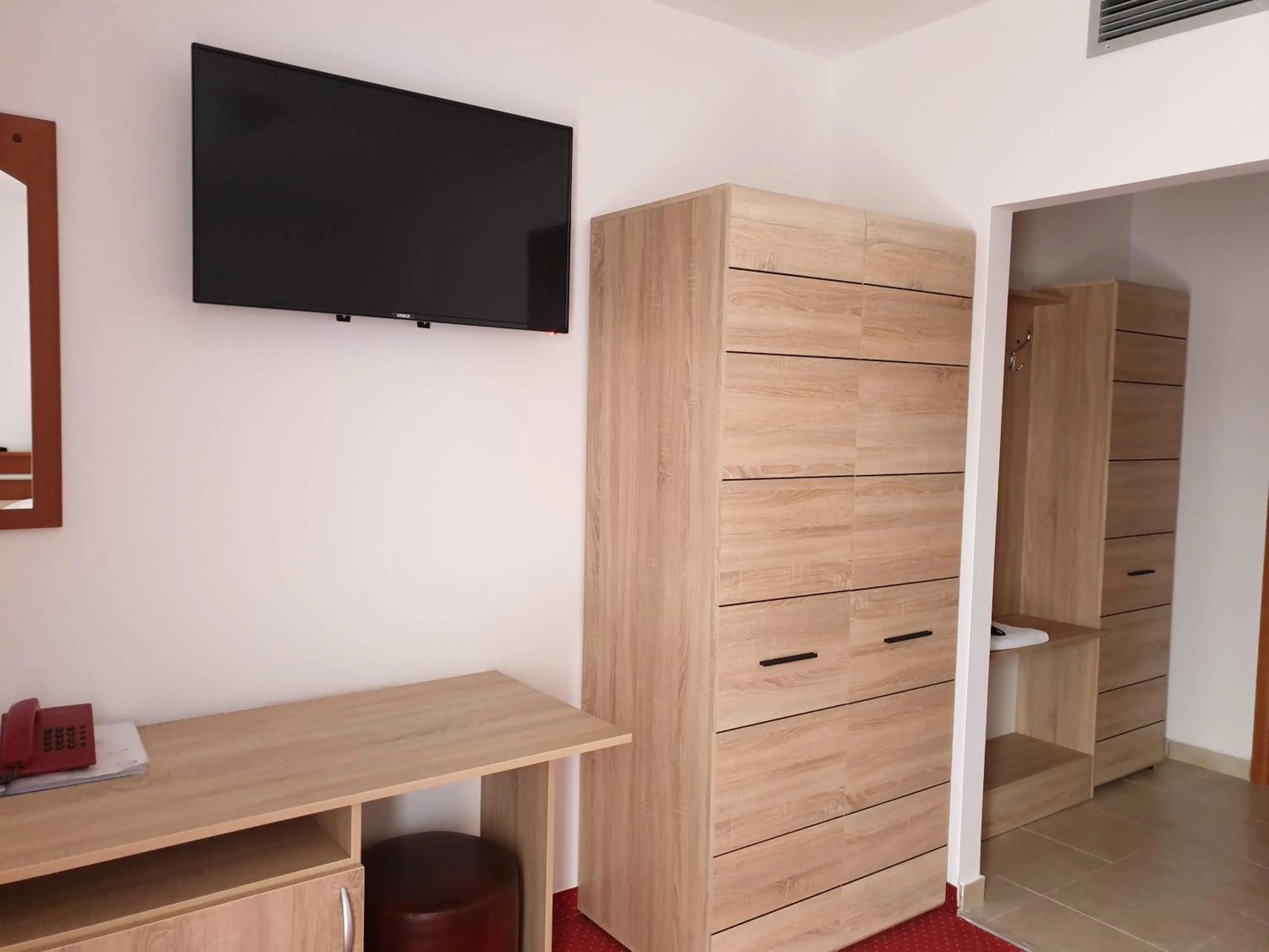 TV and multimedia in Hotel Mirni Kutak