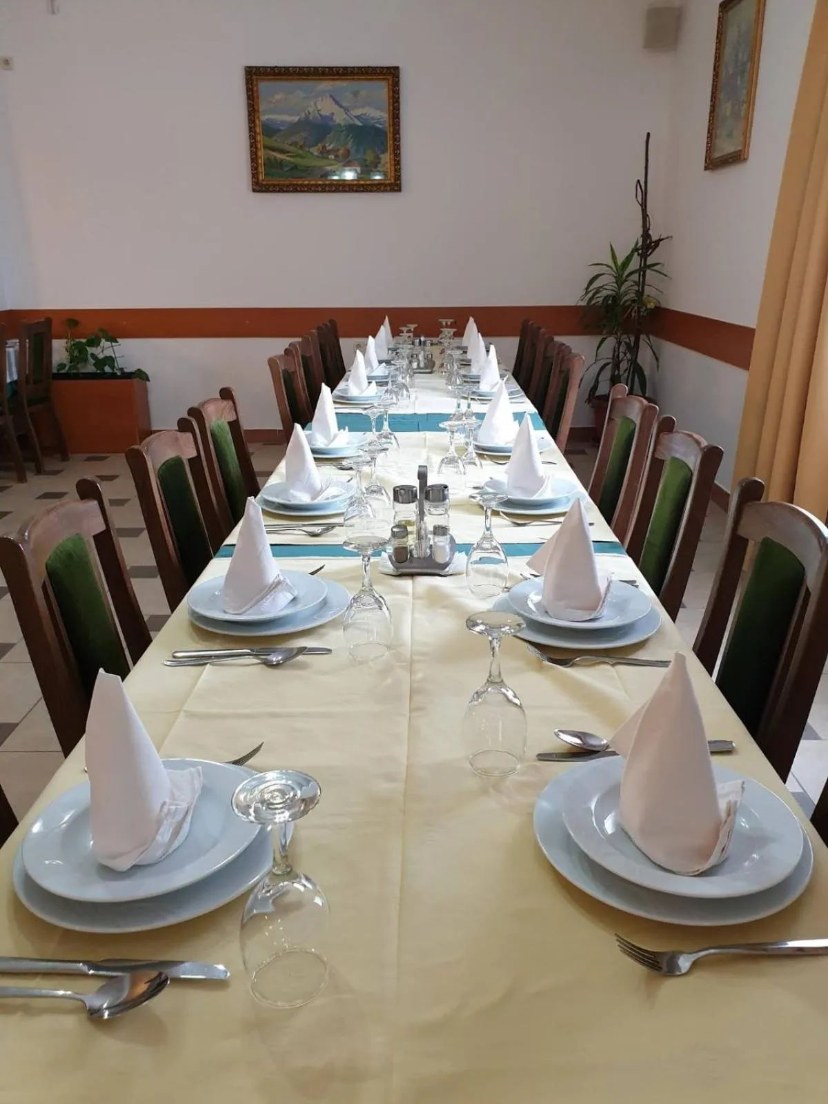 Restaurant/places to eat in Hotel Mirni Kutak