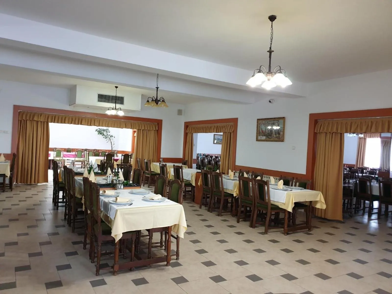 Restaurant/places to eat in Hotel Mirni Kutak
