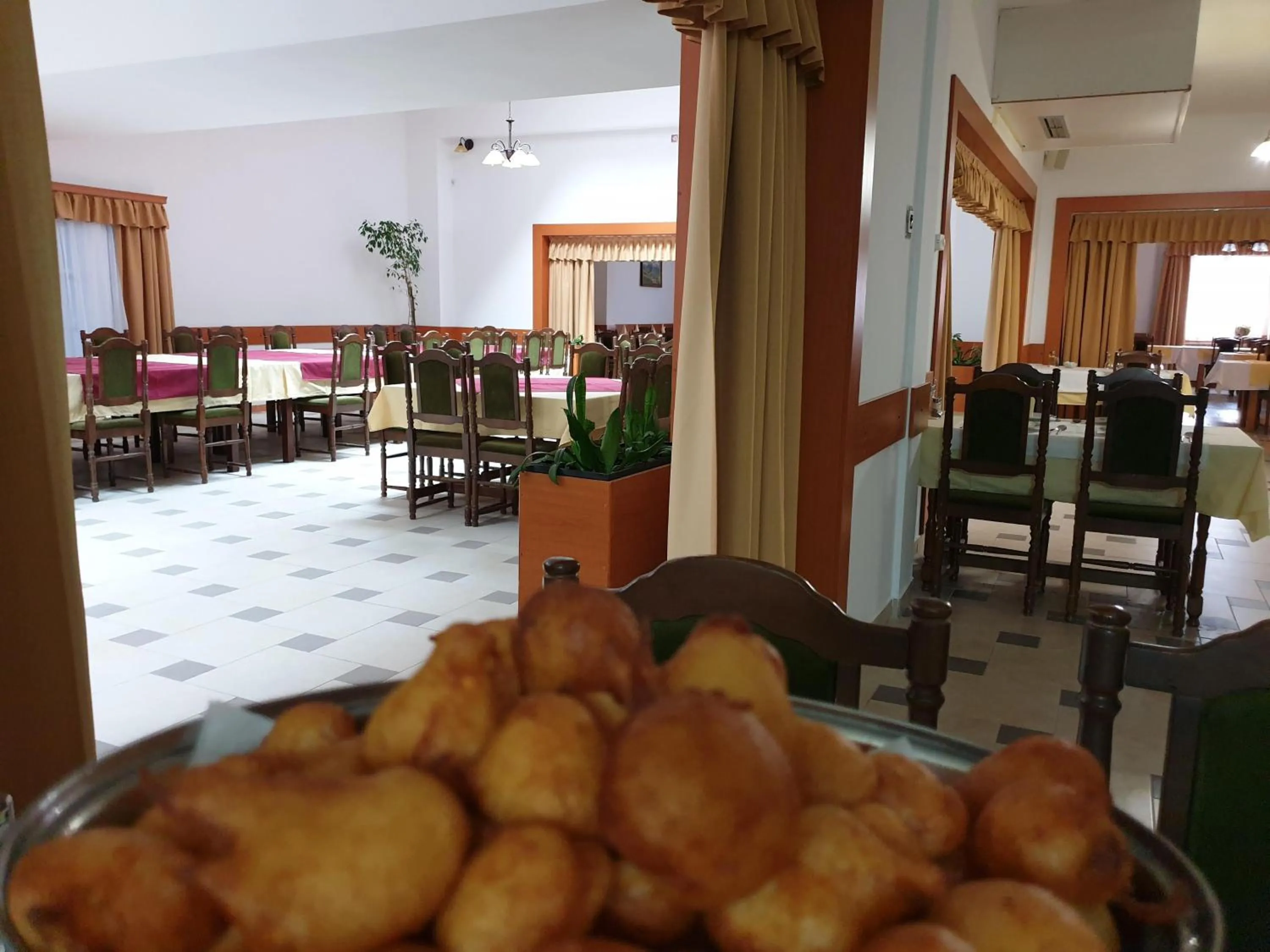 Restaurant/places to eat in Hotel Mirni Kutak