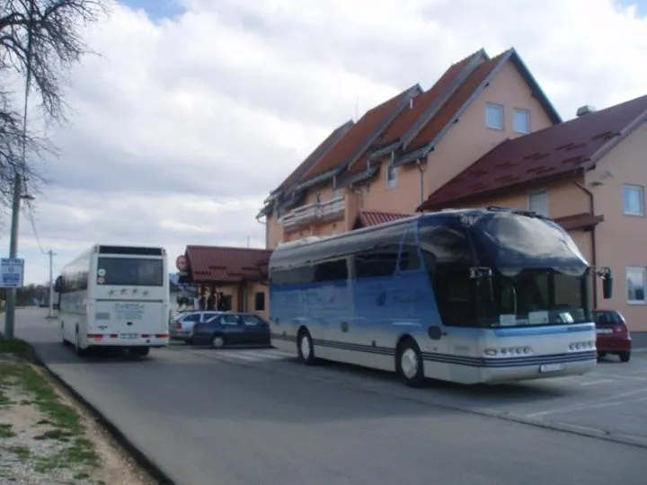 Facade/entrance in Hotel Mirni Kutak