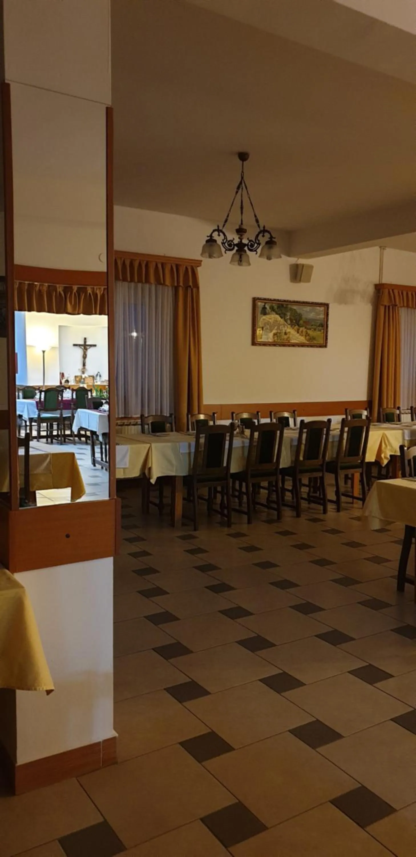 Restaurant/places to eat in Hotel Mirni Kutak