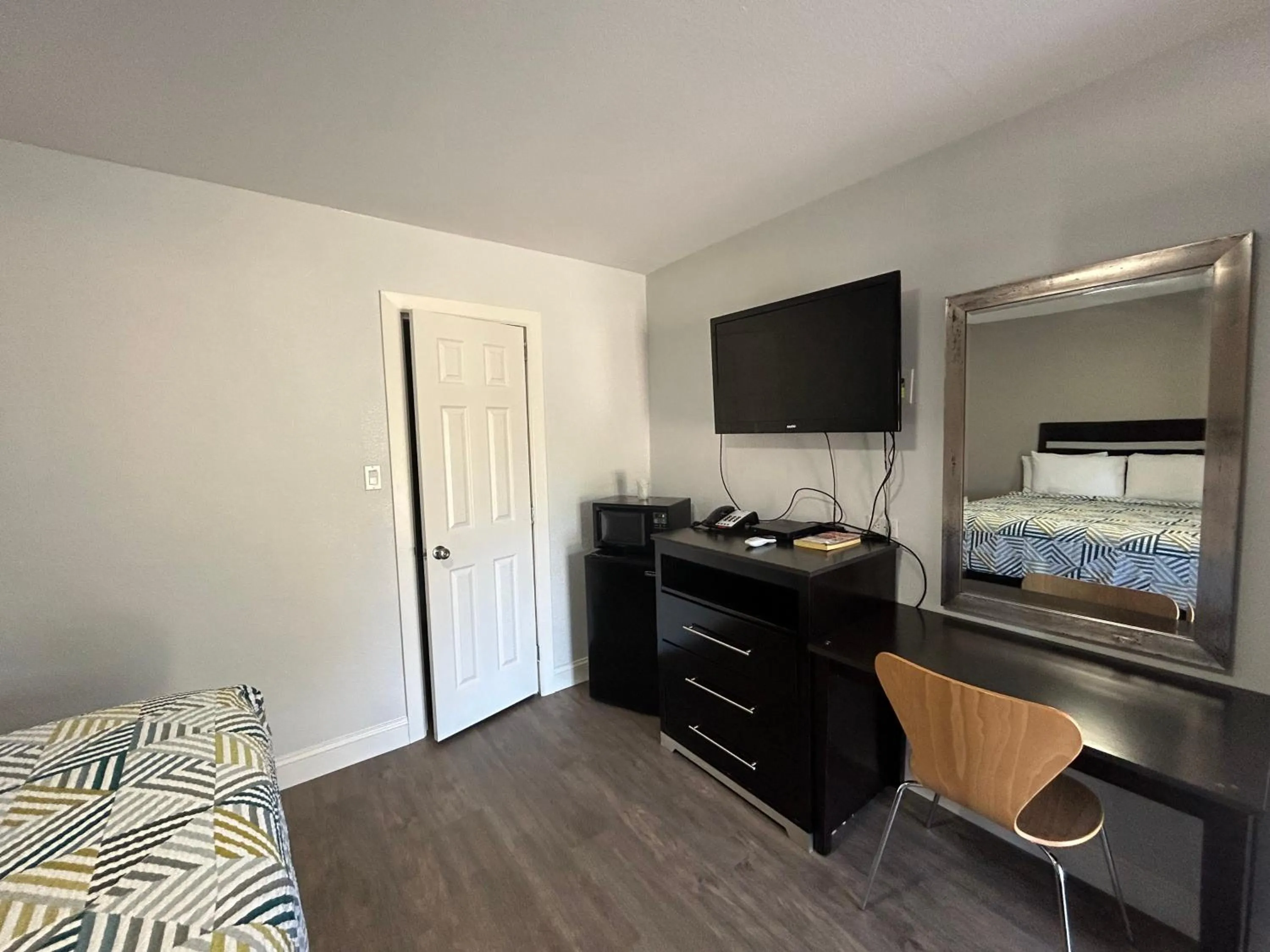 Bedroom, Bed in Motel 6 Ponca City, OK