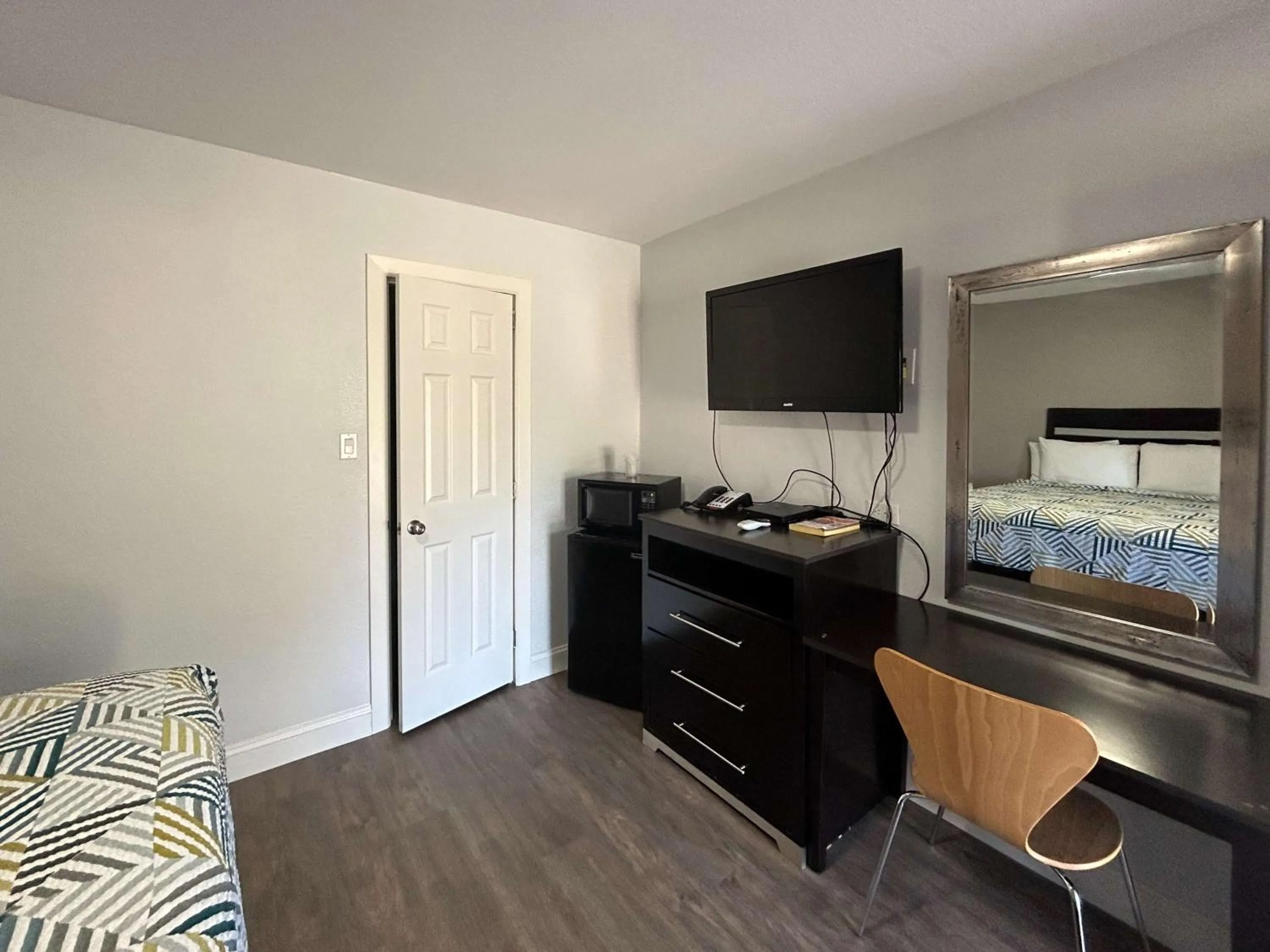 Bedroom, Bed in Motel 6 Ponca City, OK