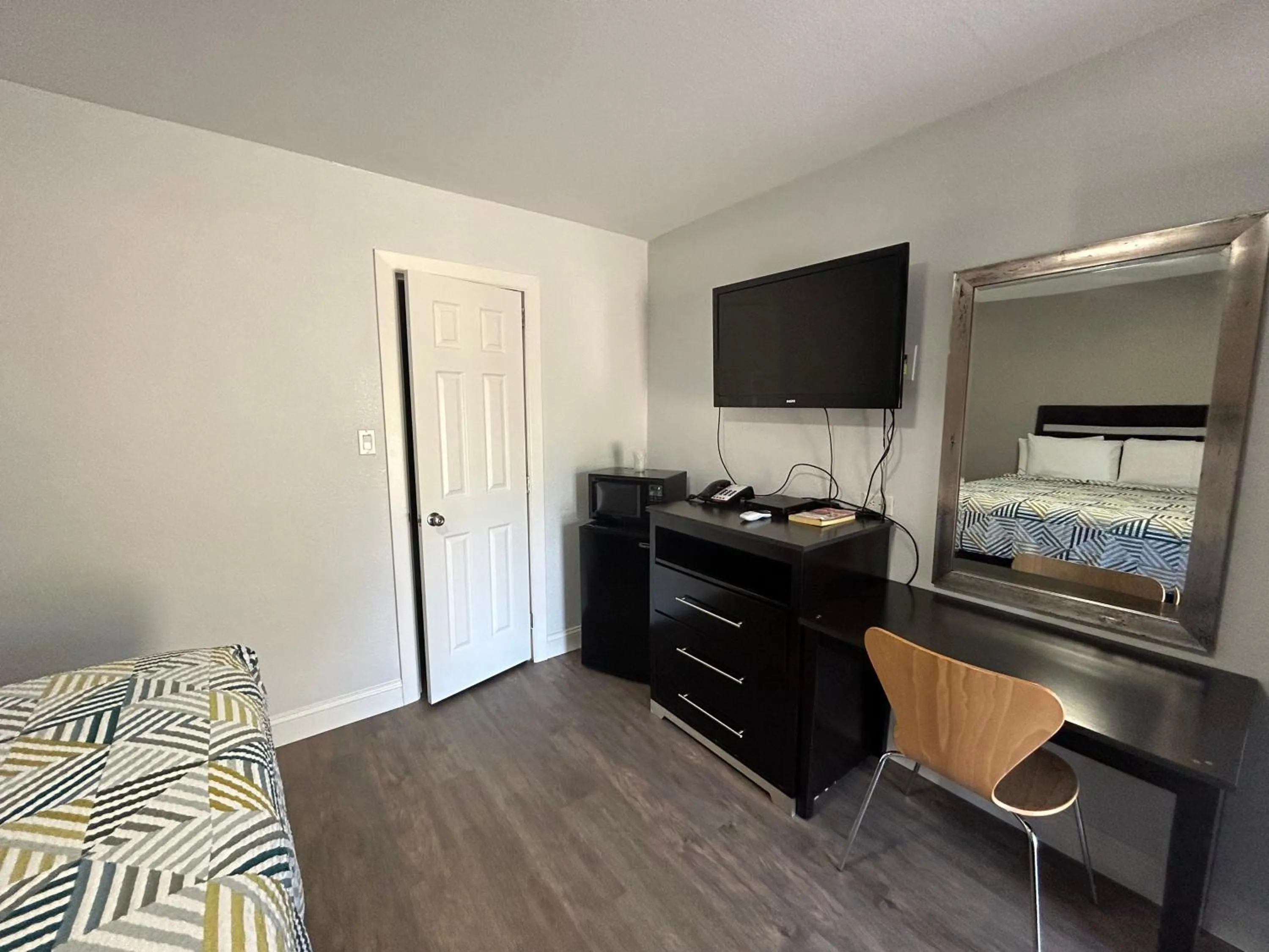 Bedroom, Bed in Motel 6 Ponca City, OK