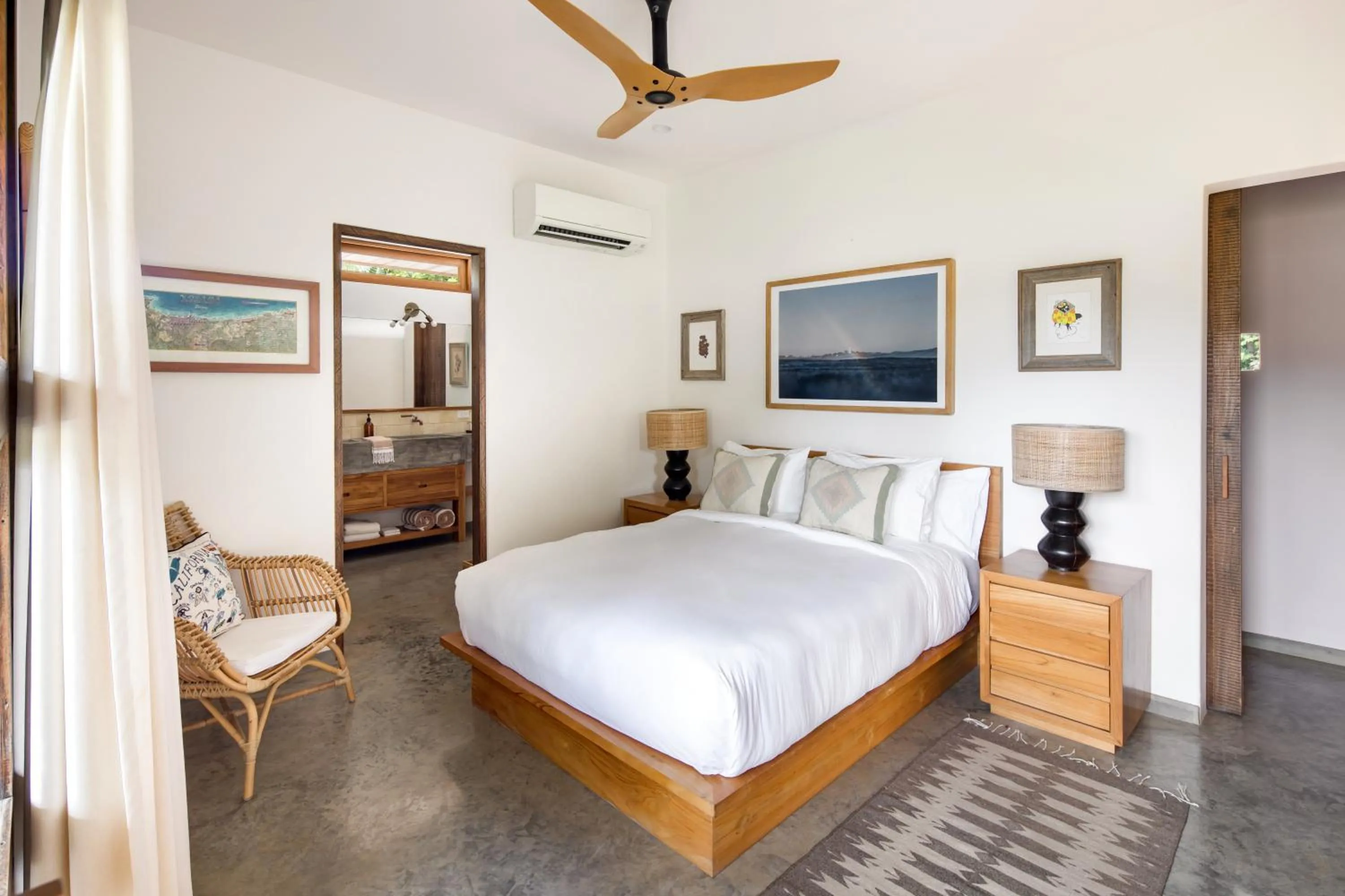 Bedroom, Bed in The Nomadic Hotel