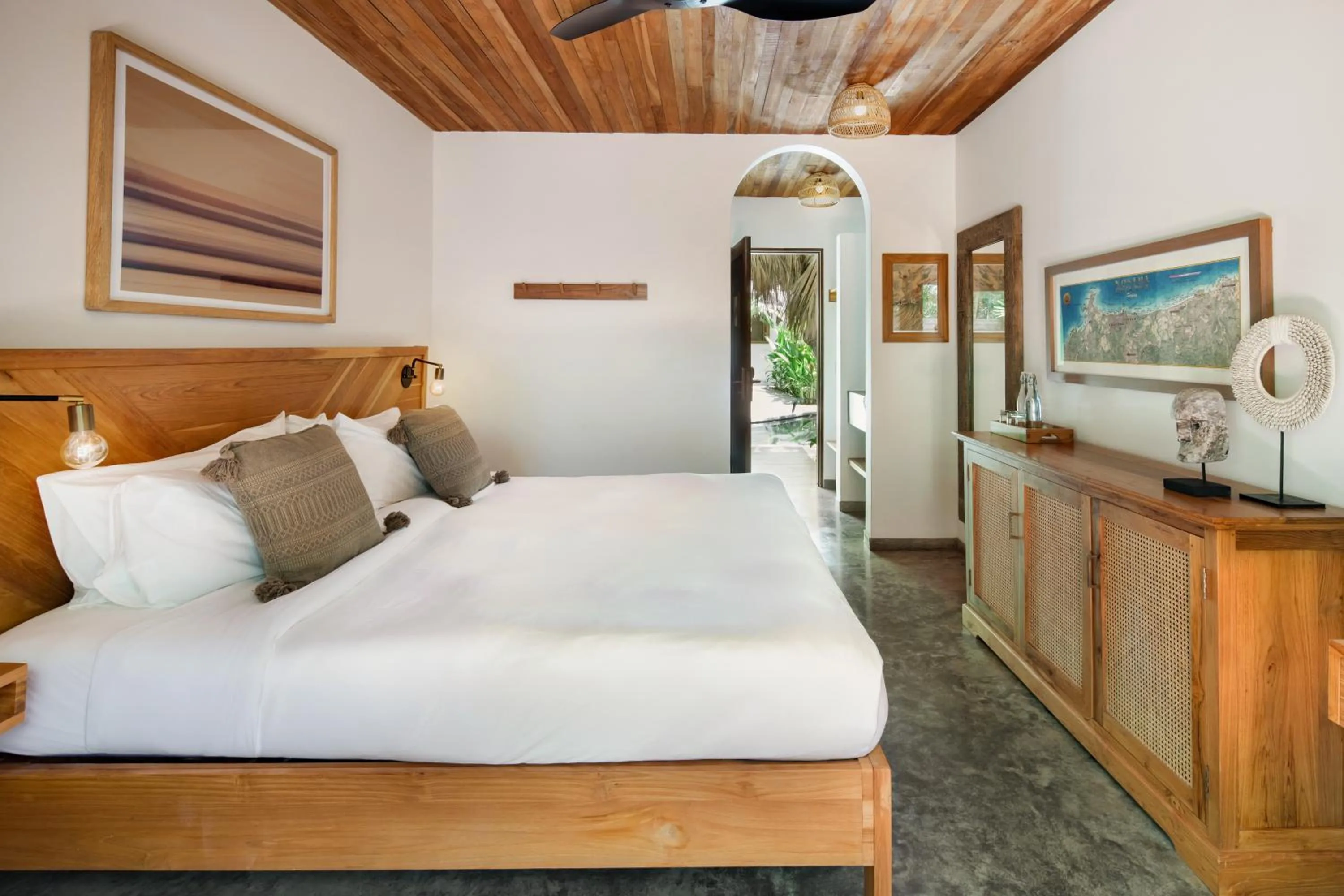 Bedroom, Bed in The Nomadic Hotel