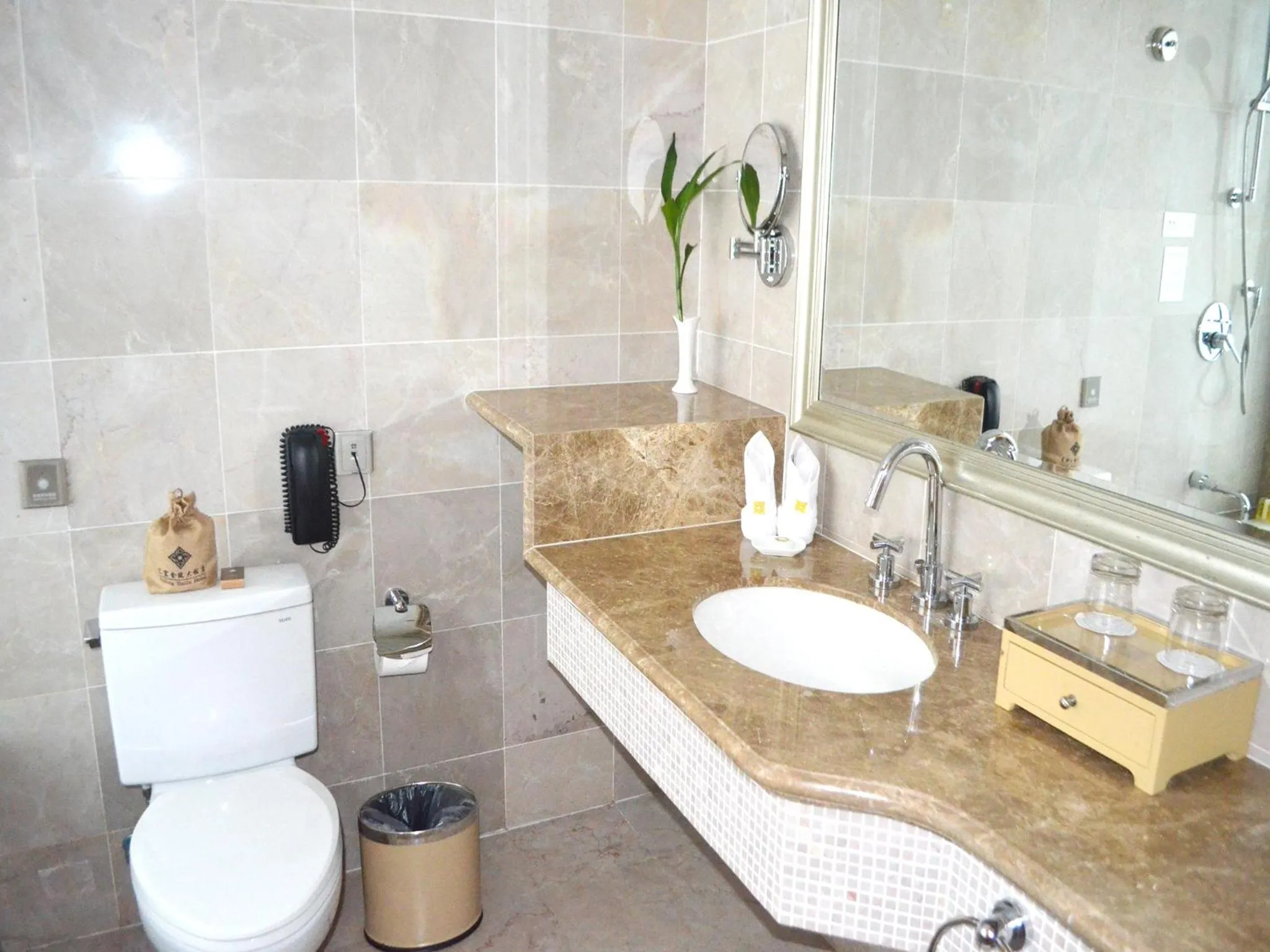 Toilet in Hui Fu Jinling Hotel