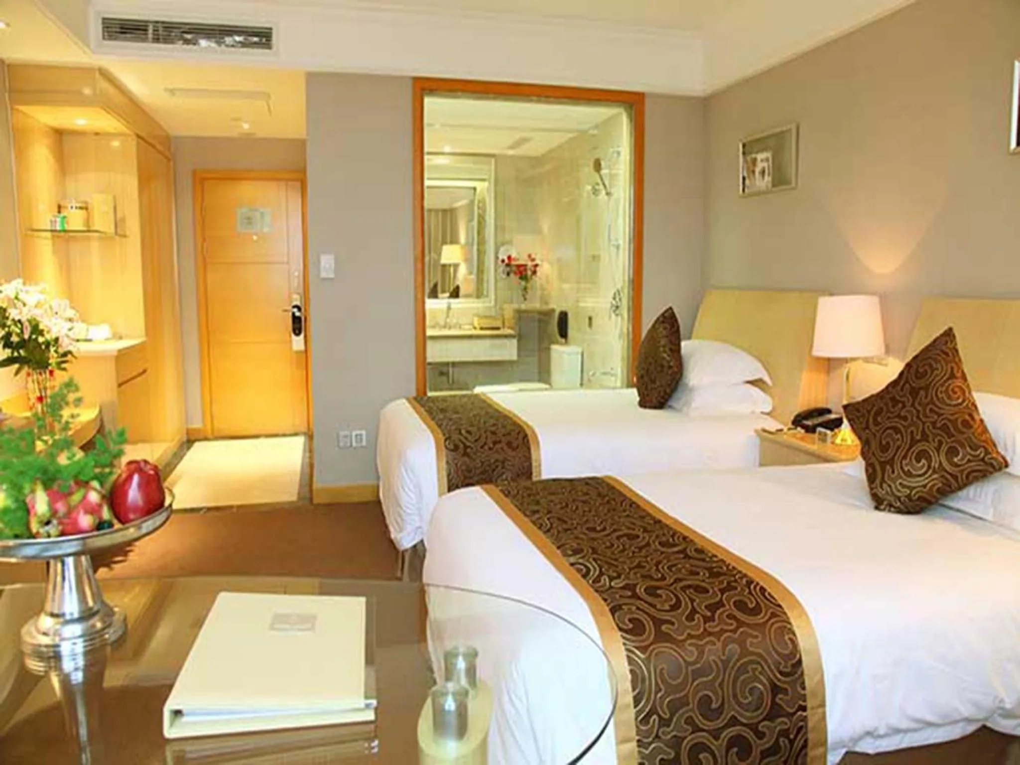 Bed in Hui Fu Jinling Hotel